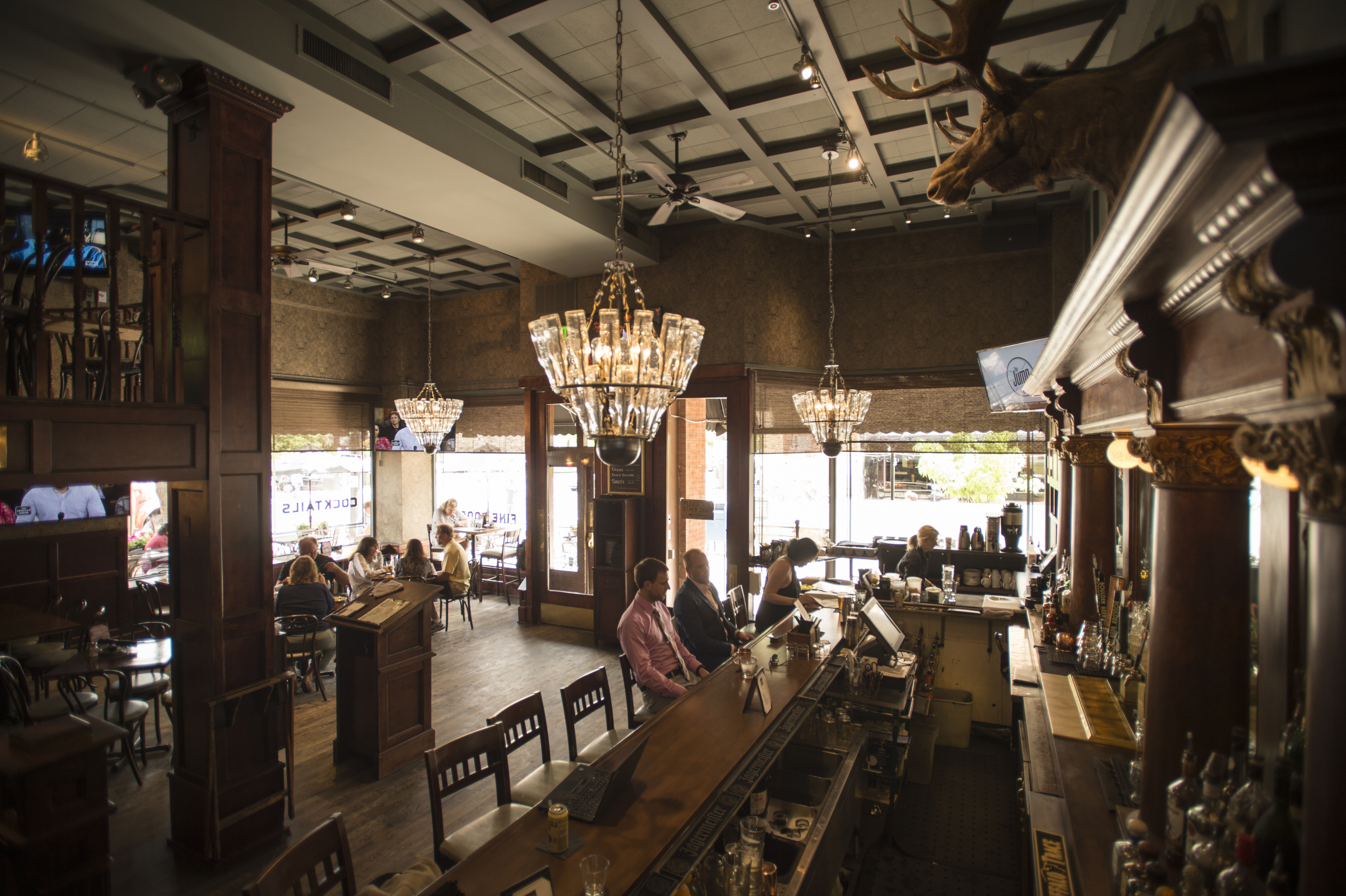 corner-bar_restaurant-2_tim-romano