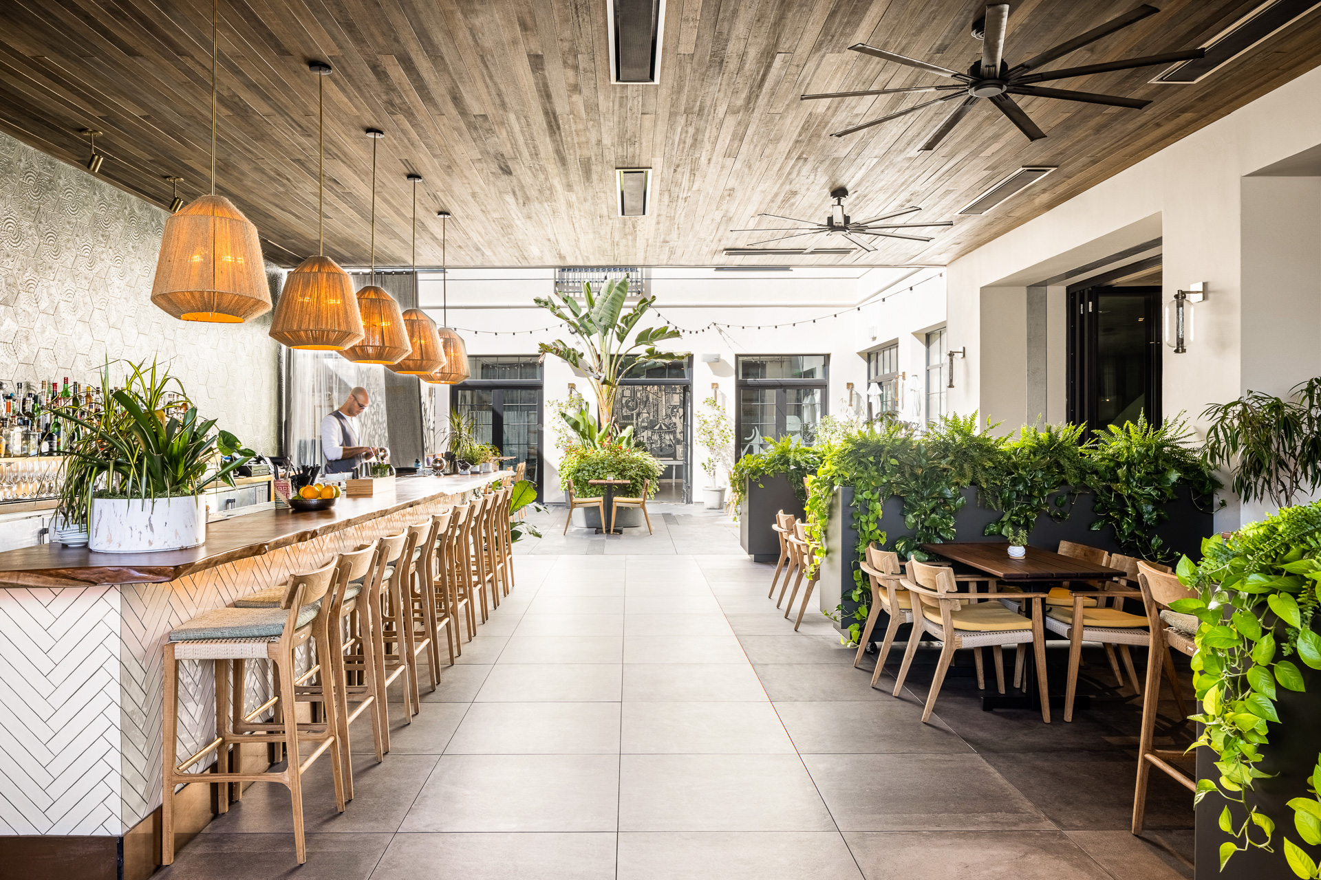 courtyard-bar-2
