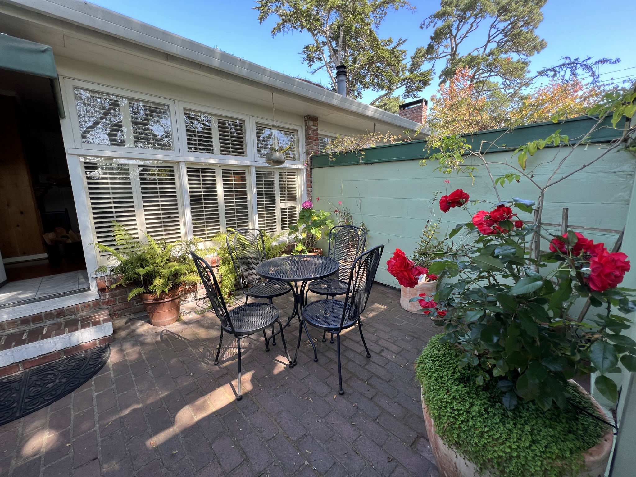 d1615b2f-9542-41dd-9f83-5bc7cfd59199