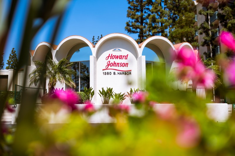 Howard Johnson by Wyndham Anaheim Hotel and Water Playground