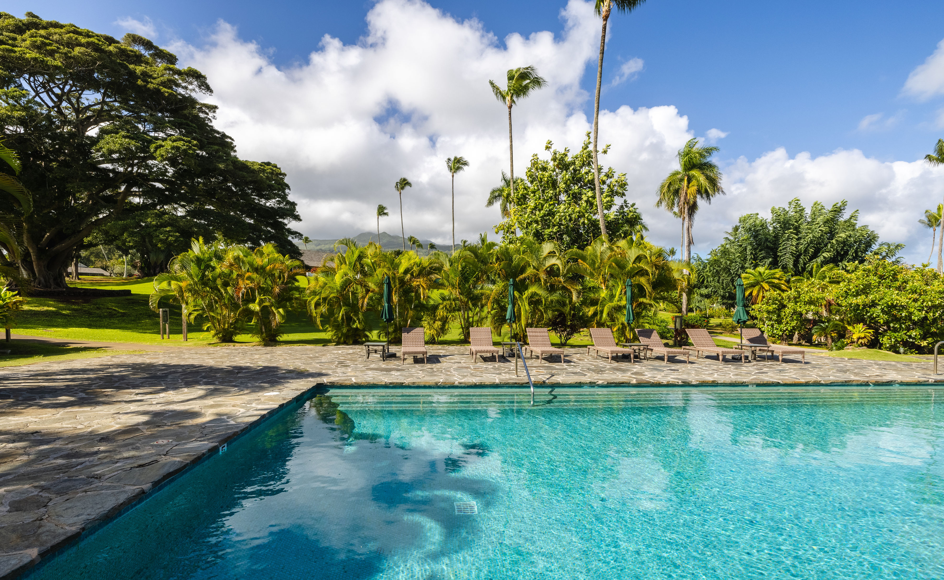 destination-hana-fitness-pool