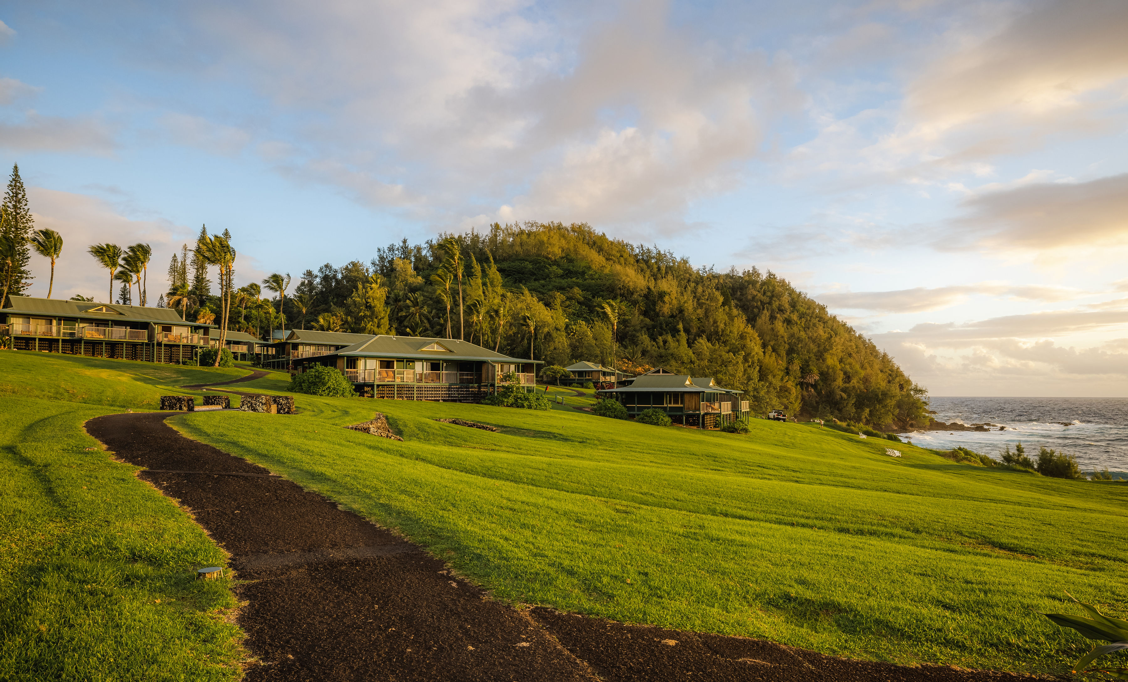 destination-hana-red-hill-view