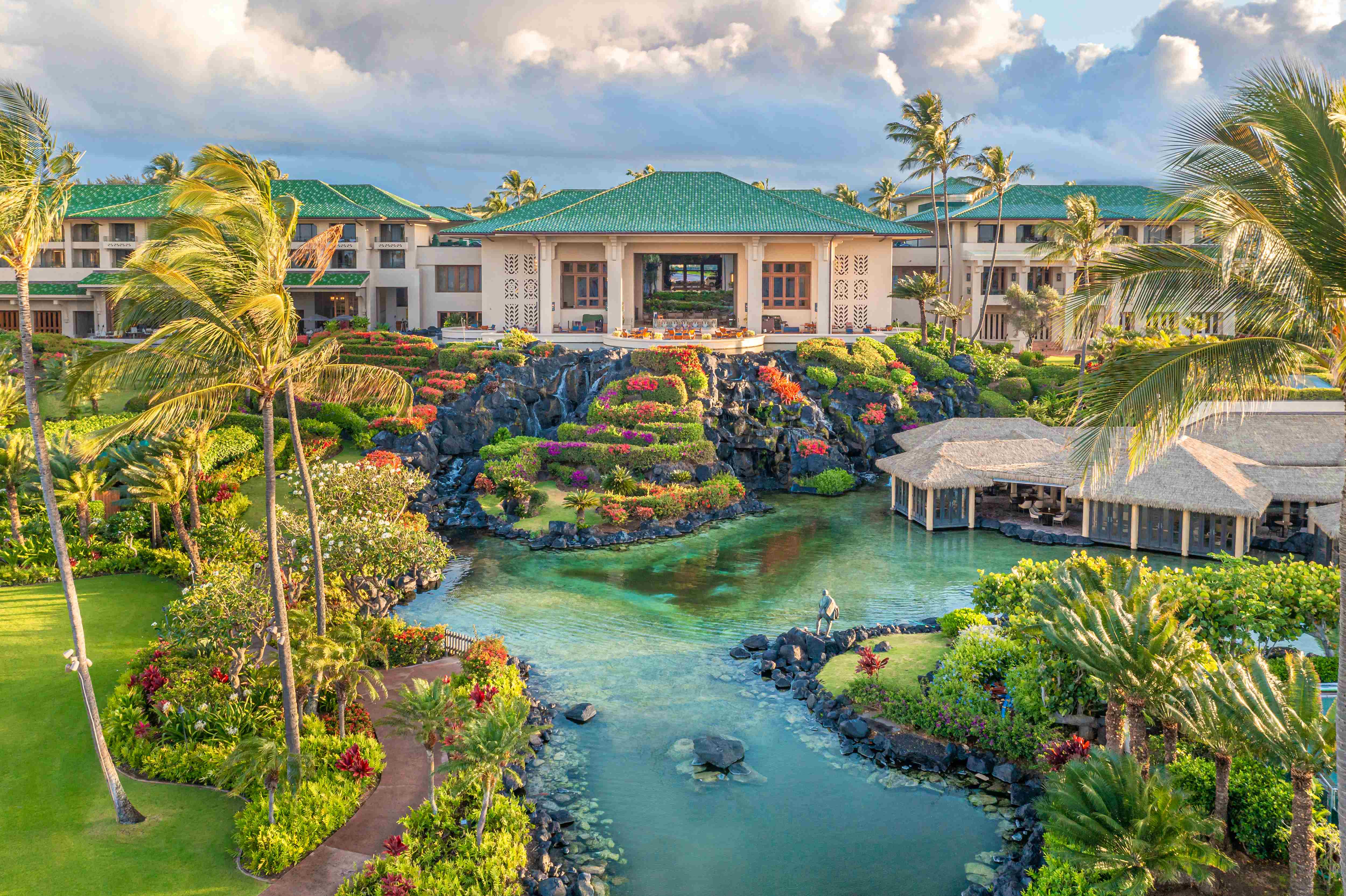 cascading-waterfall-at-grand-hyatt-kauai-resort-spa