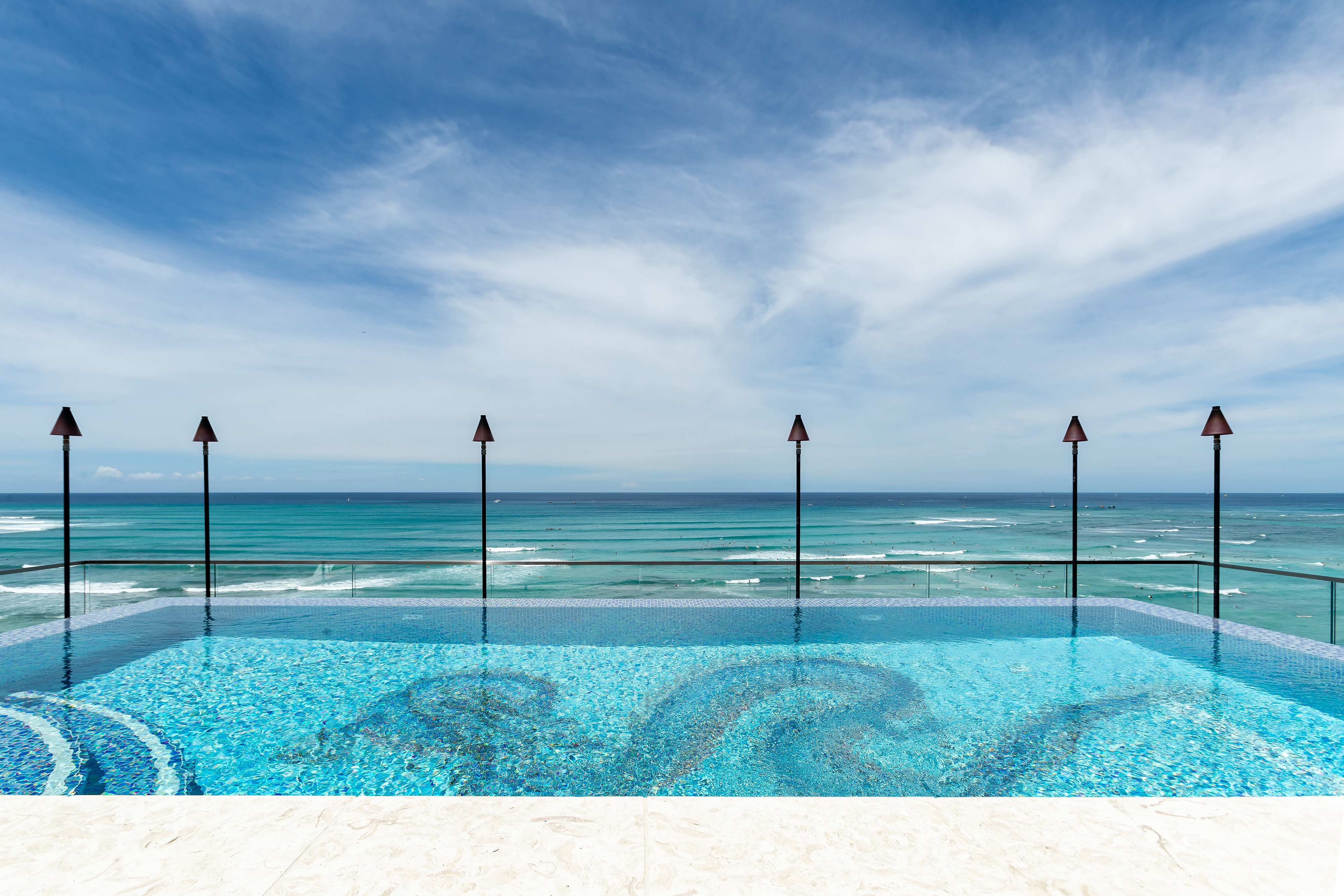 espacio-the-jewel-of-waikiki-rooftop-1