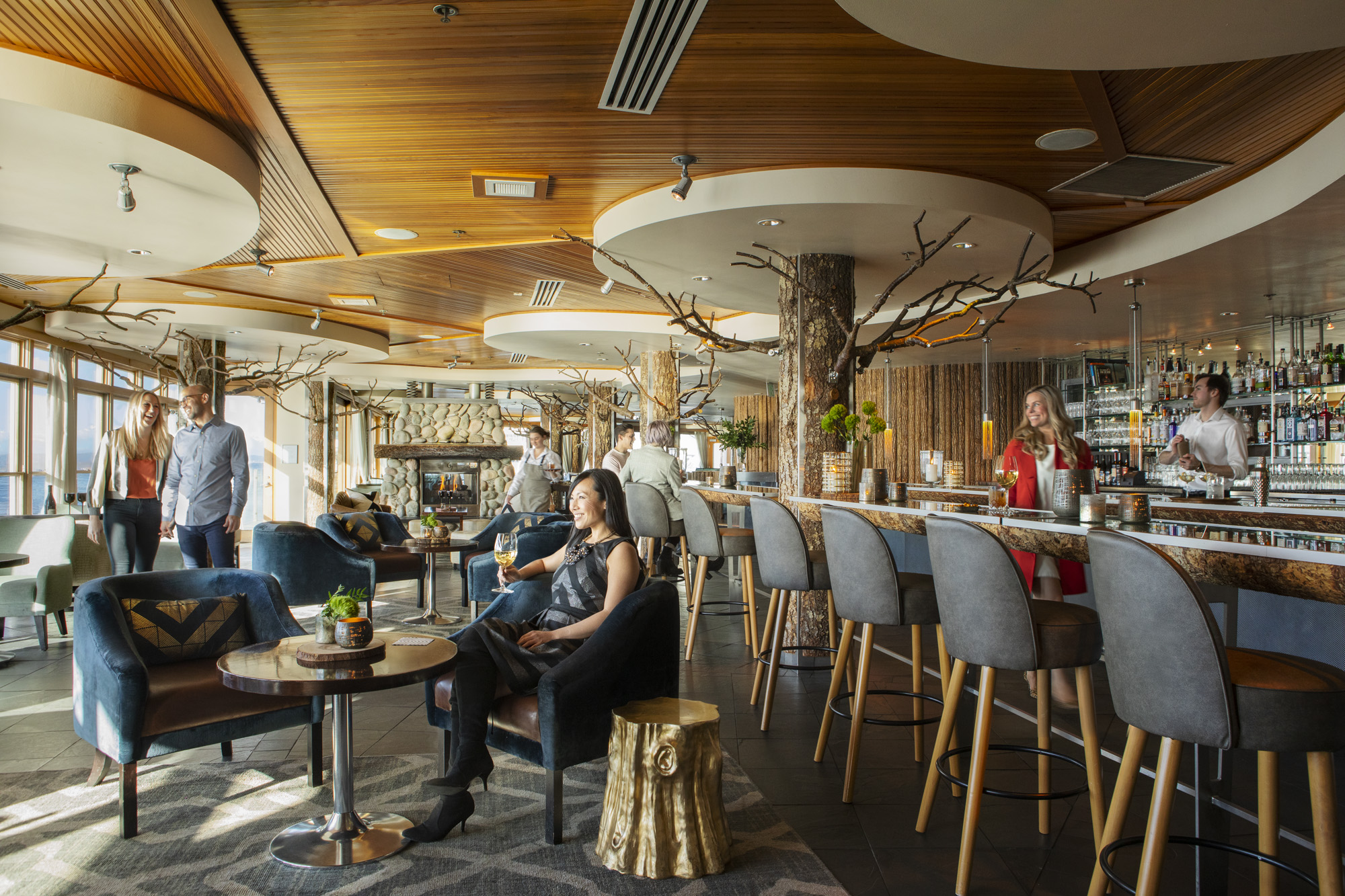 ew_bar_fireplace-photo-credit-the-edgewater-1