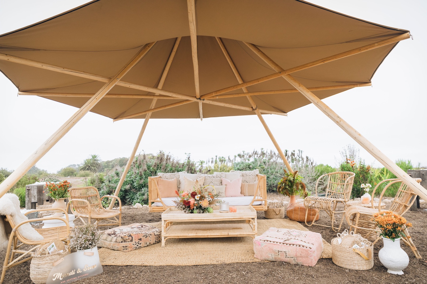 eli_tent_lounge
