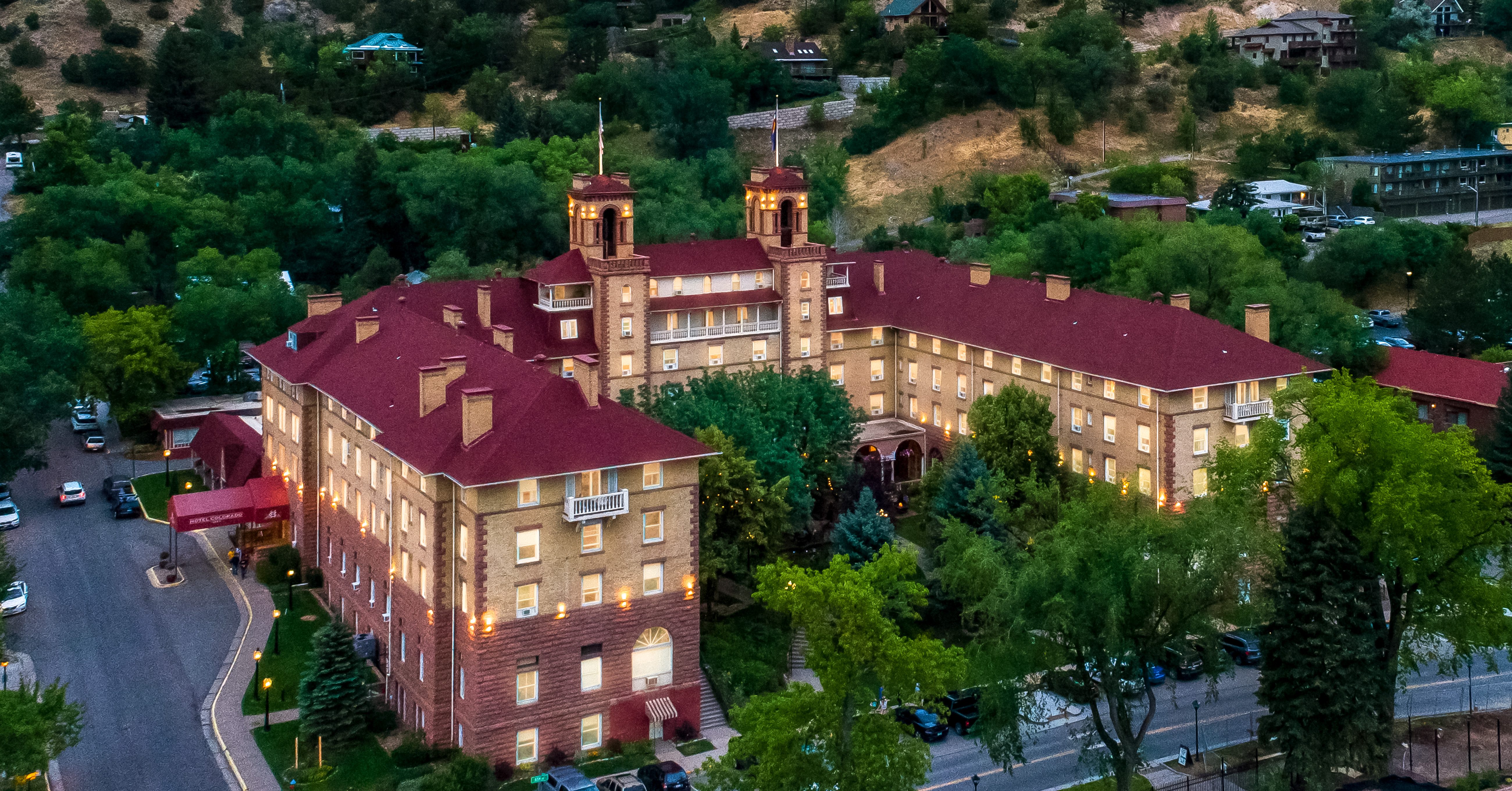 exterior-hotel-colorado-courtesy-of-hotel-colorado