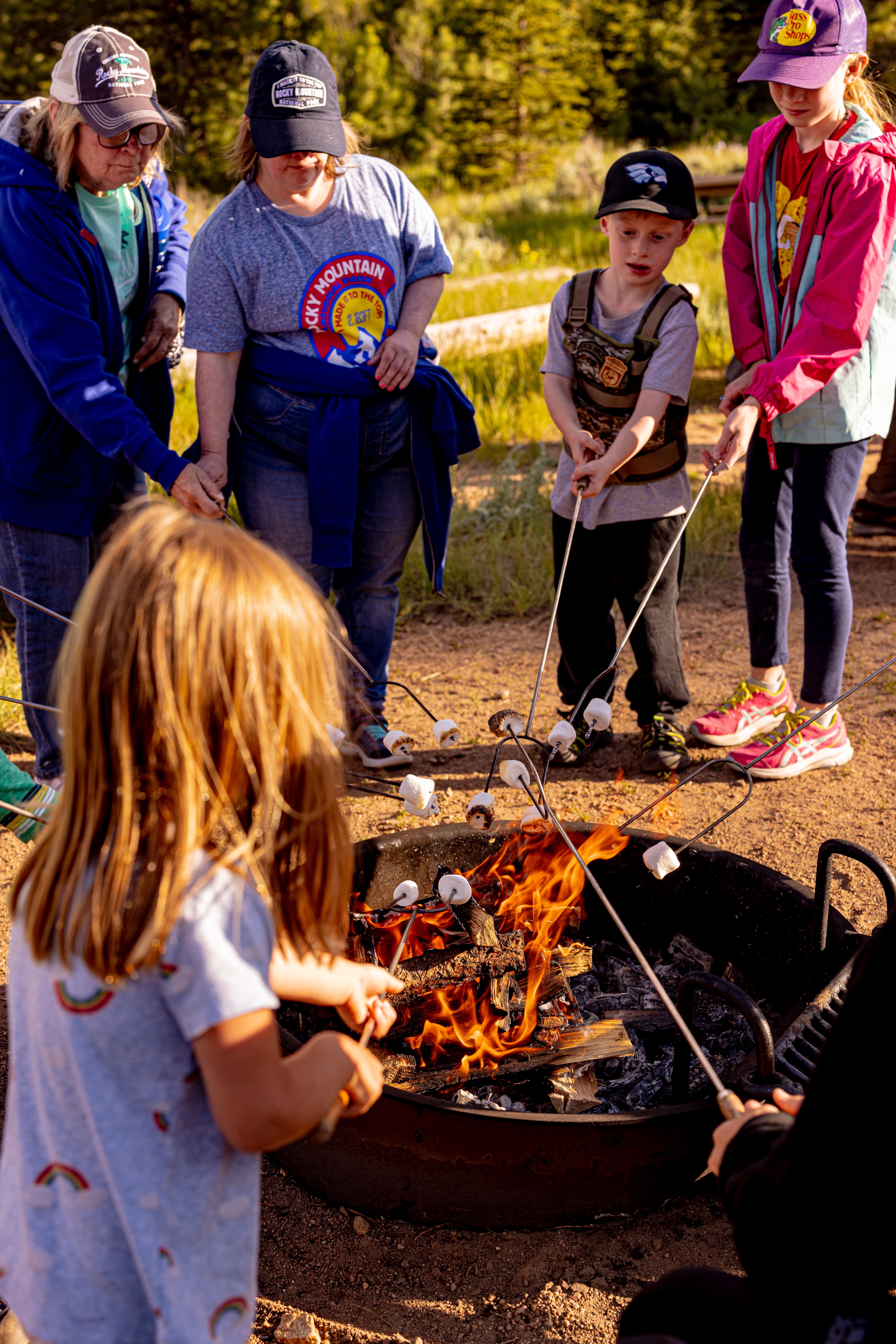 smores-at-a-firepit-at-ymca-of-the-rockies-estes-park-center