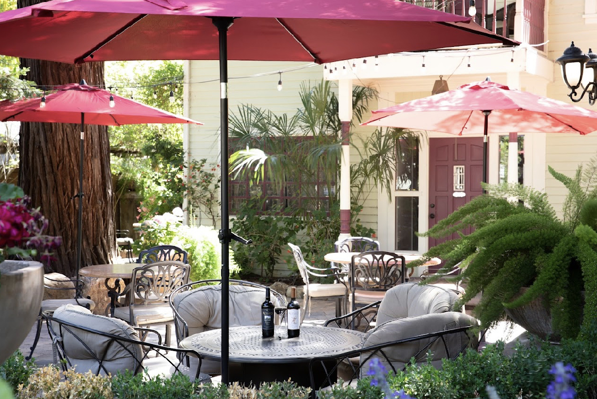 romeos-garden-tasting-room