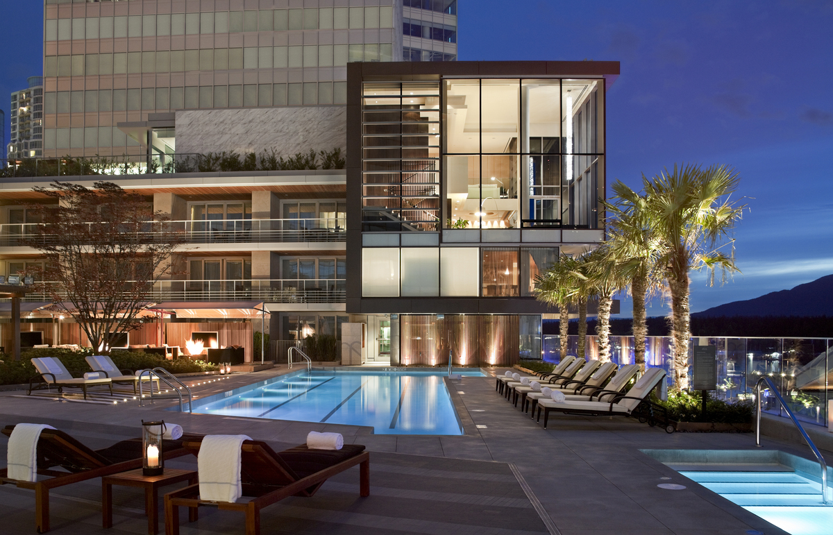 fairmont-hotel-by-james-km-cheng-architects-westbank