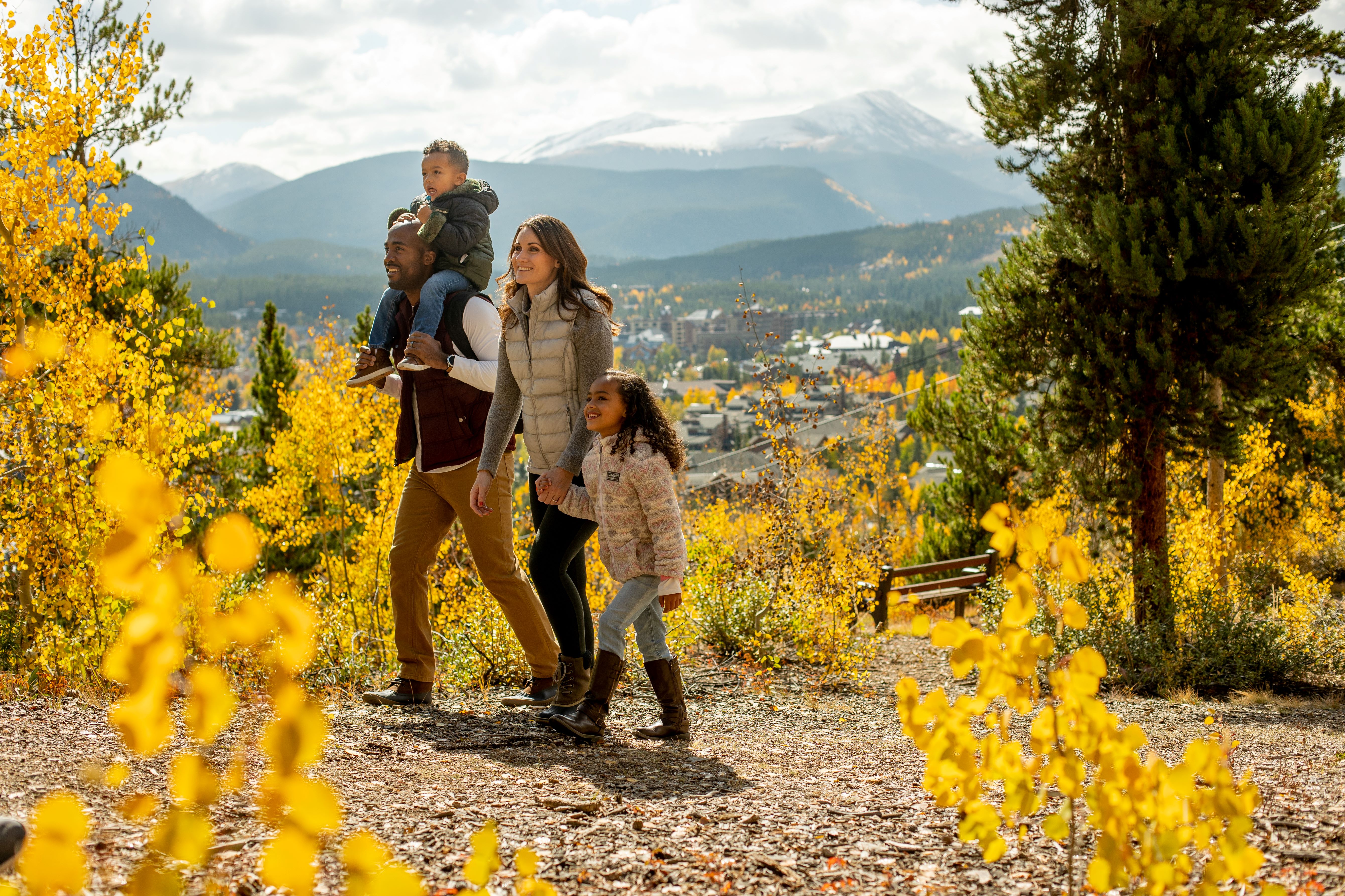 dont-miss-a-fall-hike-through-the-golden-aspens-in-breckenridge