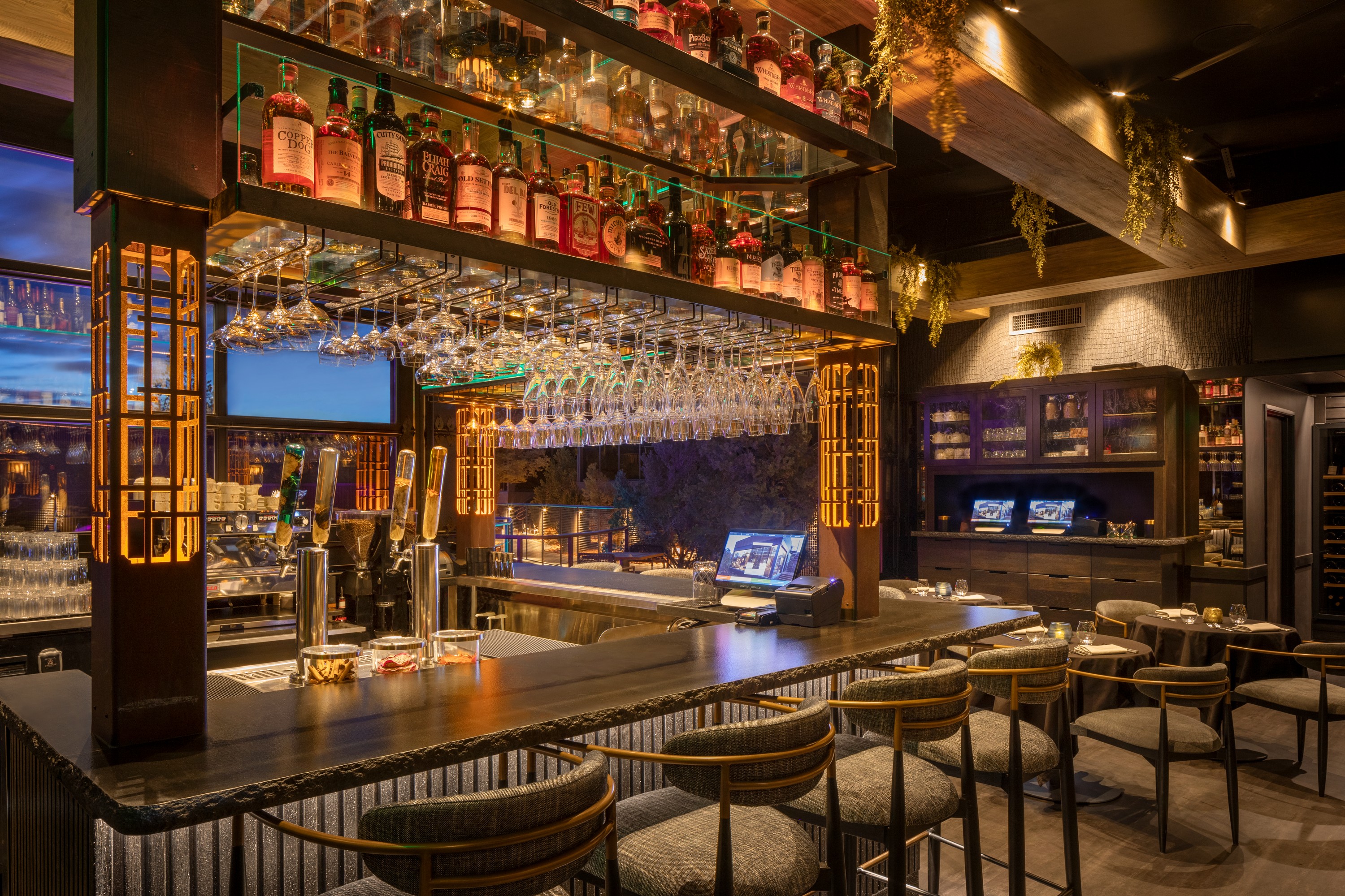 forty1-bar_pc-jeff-zaruba