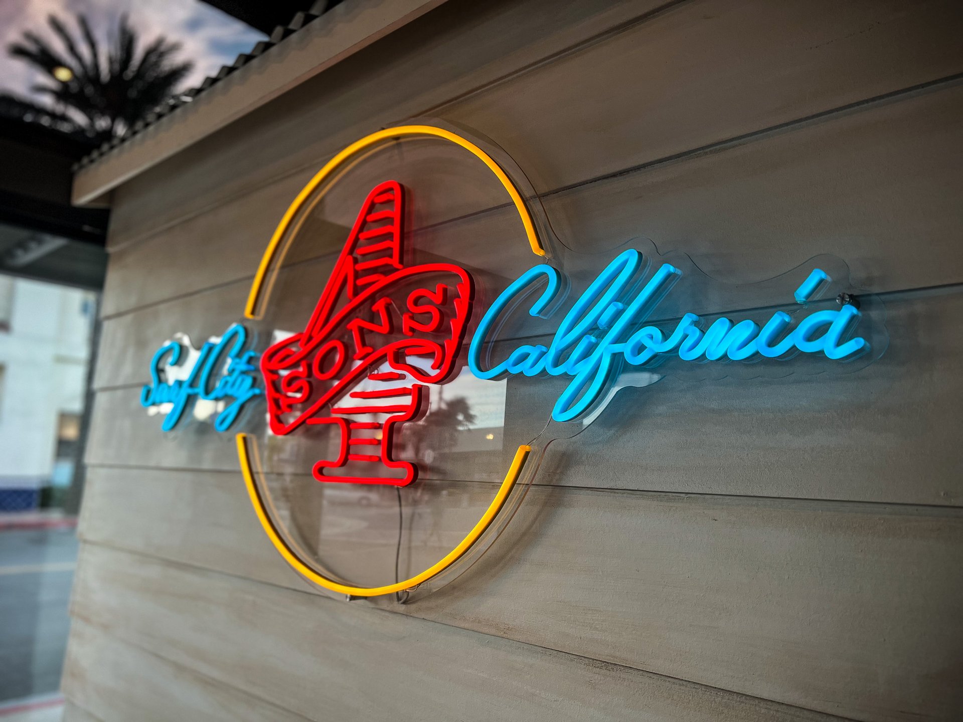 four-sons-taproom-on-main-image-large-1