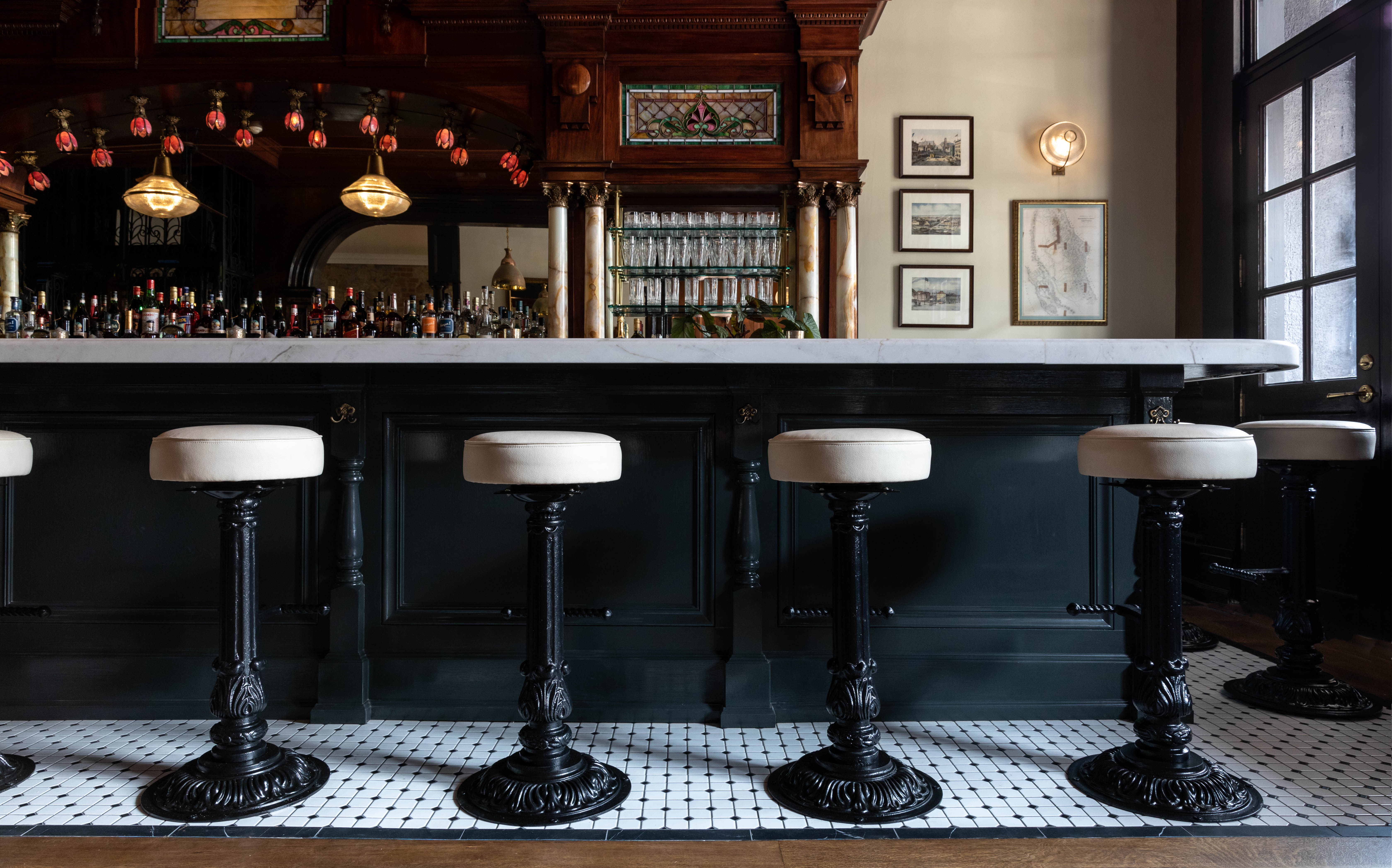 golden-gate-saloon-restaurant-and-bar-since-1852