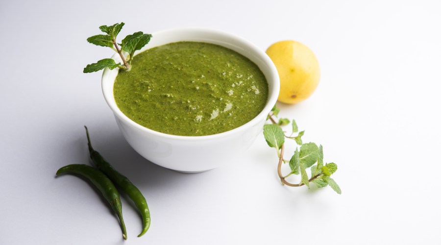 Cilantro-mint-chutney-getty-0321