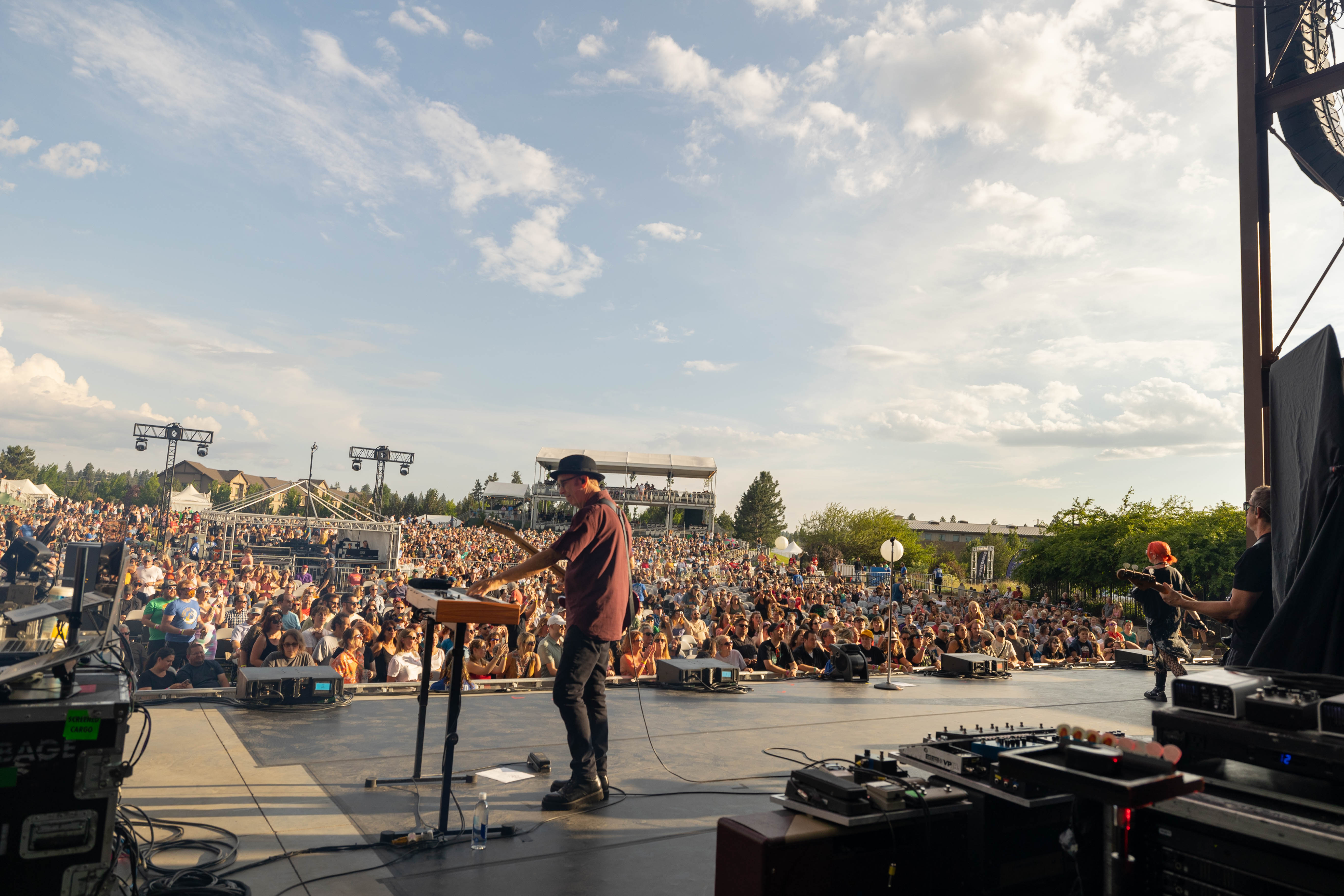 hha-alanis-garbage-artist-keyboard-onstage-2022-gwen-shoemaker-8