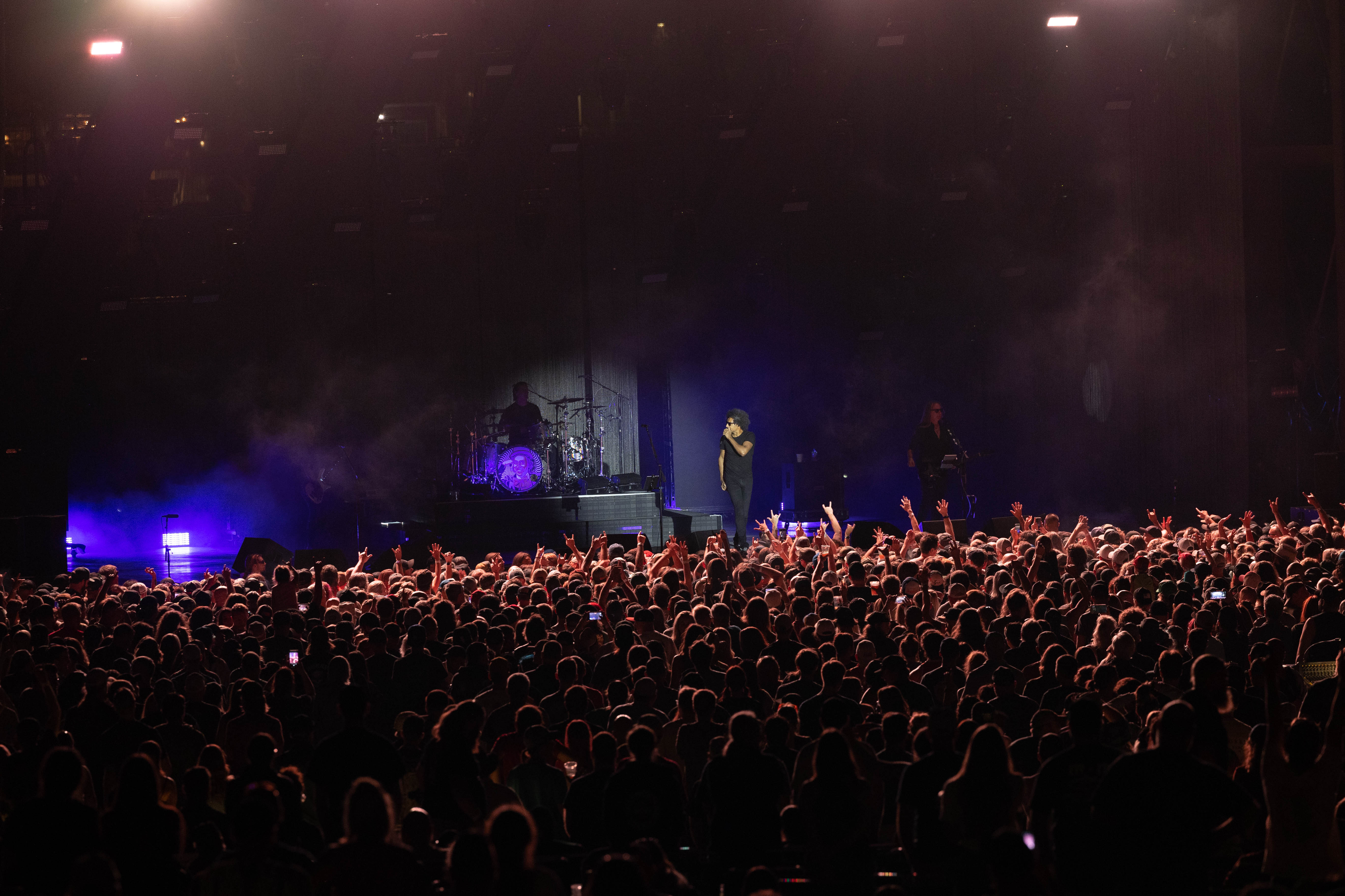 hha-alice-in-chains-artist-crowd-stage-2022-gwen-shoemaker-33