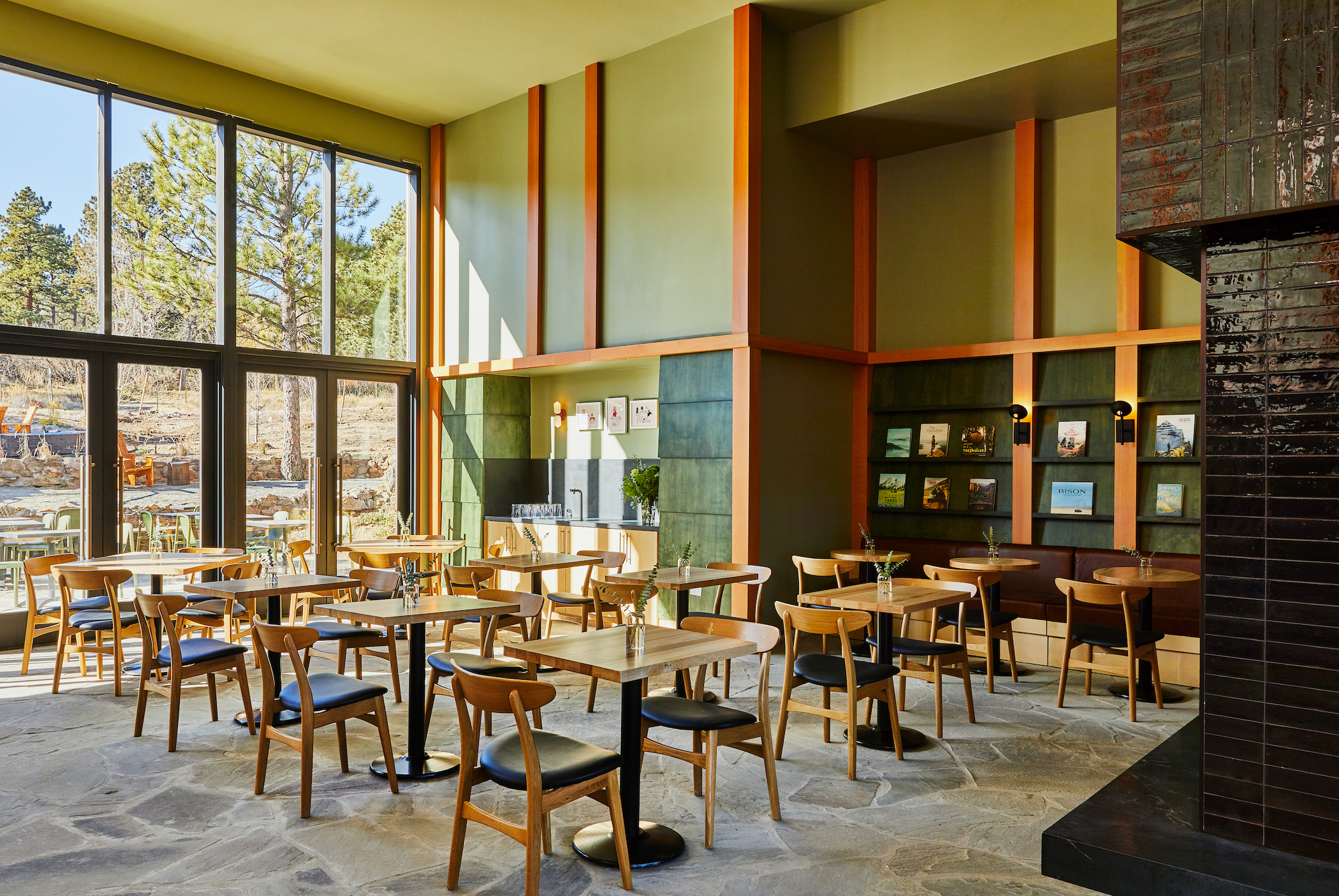 trailborn-rocky-mountains_casa-colina-dining-room