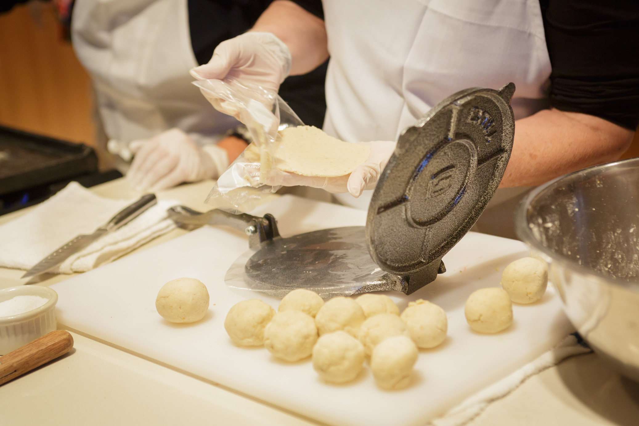 hands_on-2tortilla-making