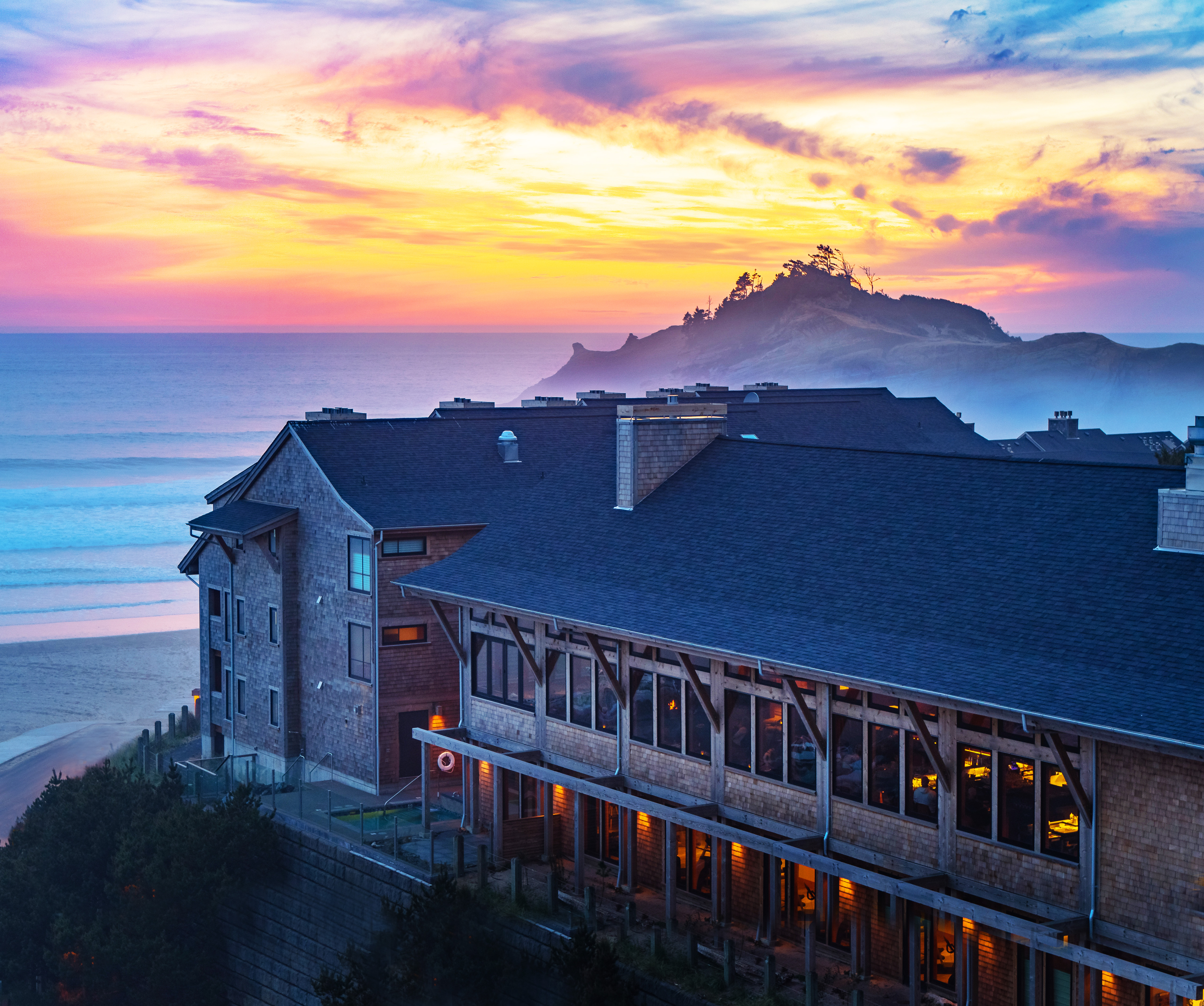 headlands-exterior-at-sunset