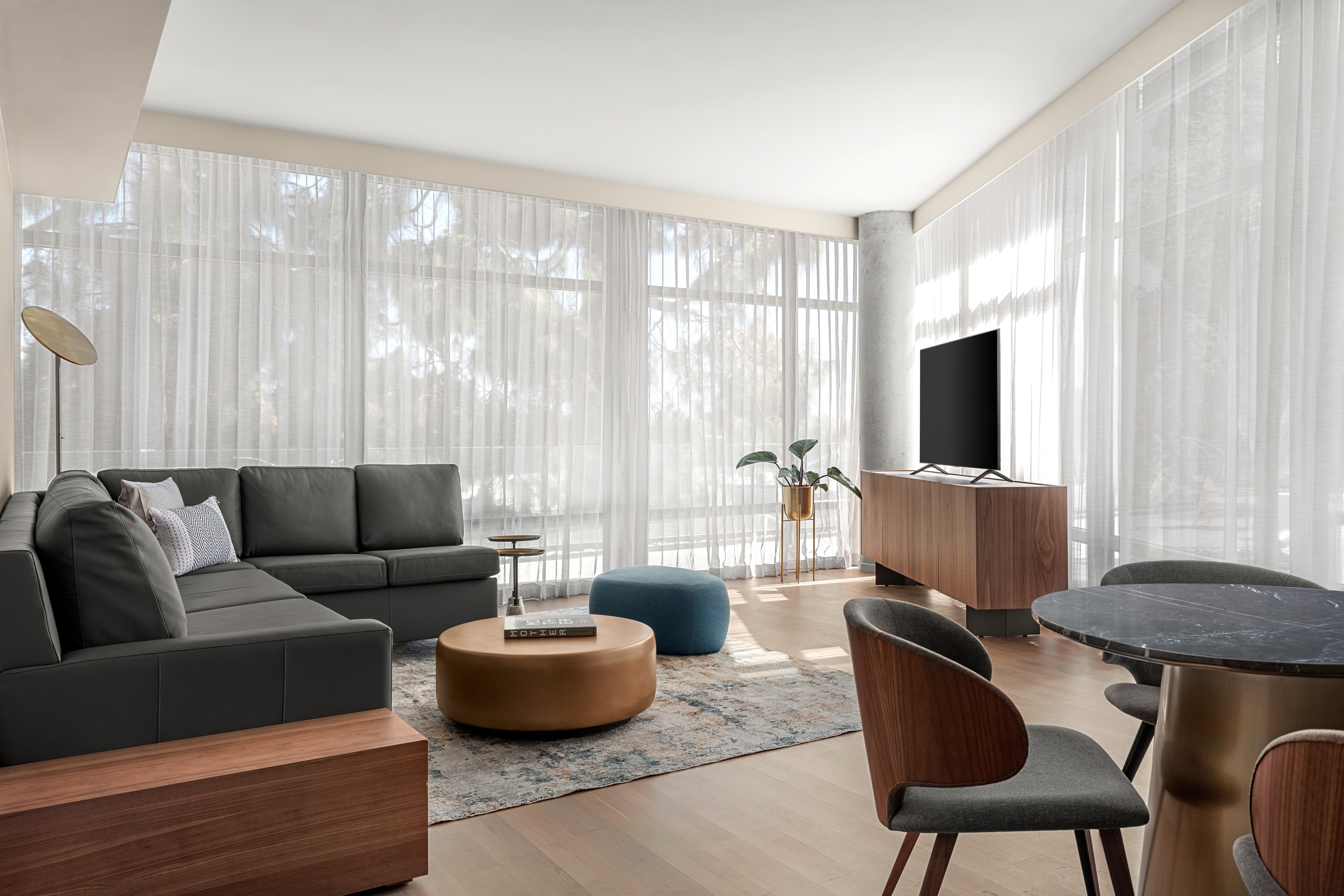 hospitality_suite_12-credit-rick-lew