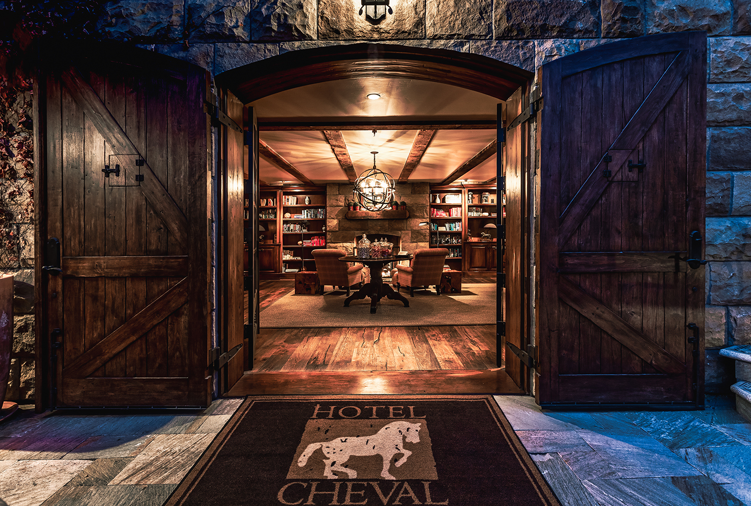 hotel-cheval-library-1-2022