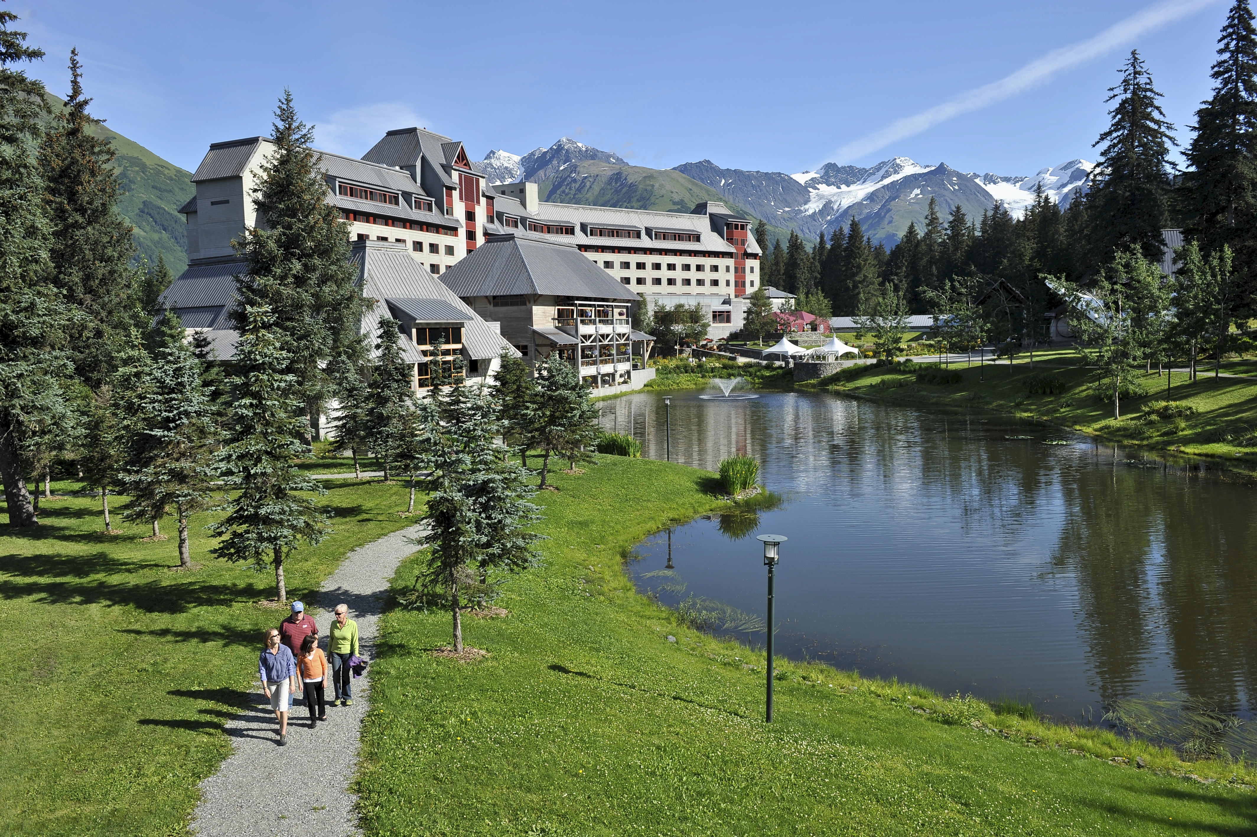 hotel_exterior_summer_hagephoto