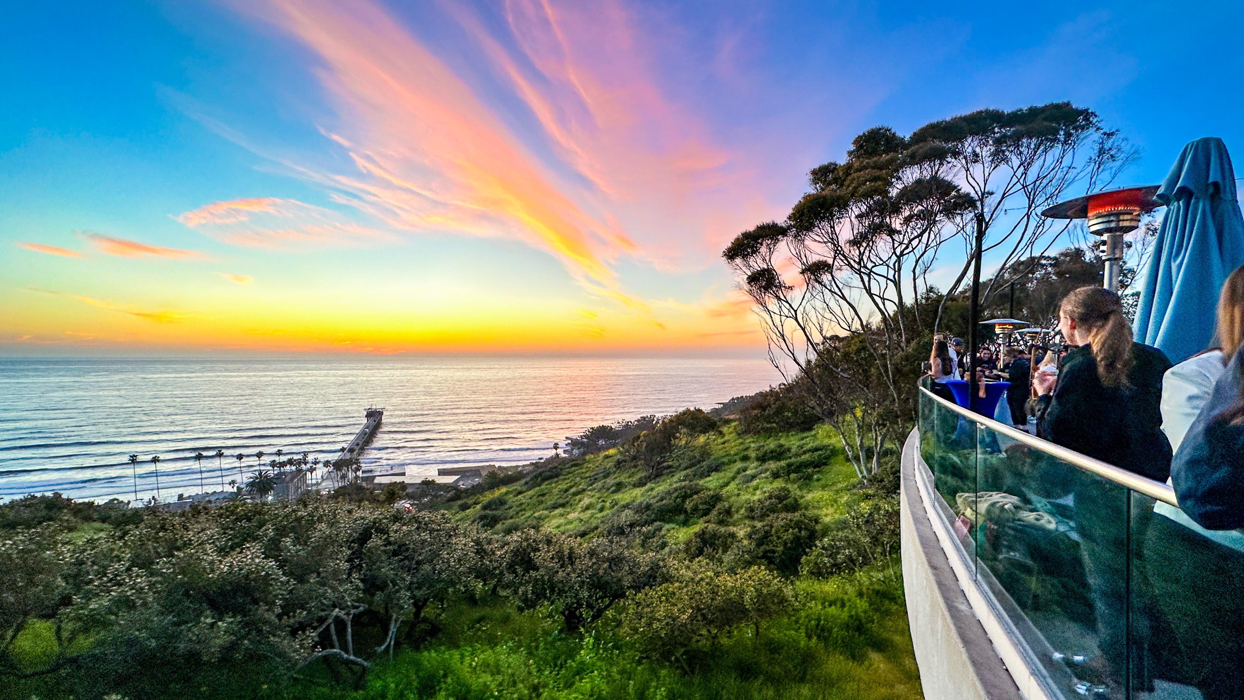 catch-san-diegos-best-sunsets-at-birch-aquarium