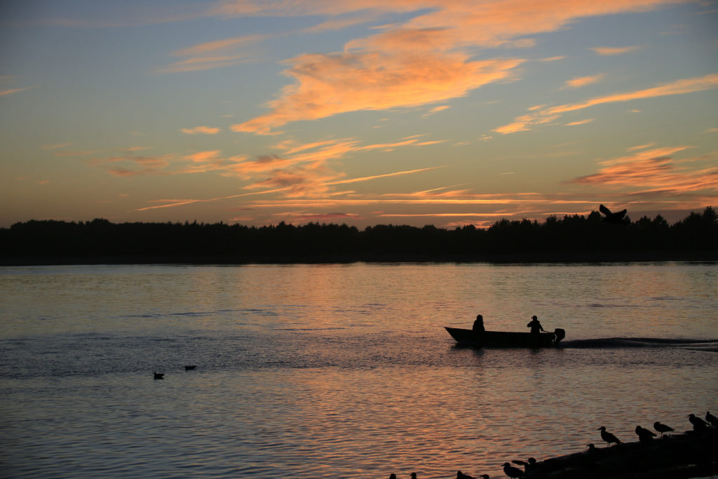 Night view at Kelly's Brighton Marina in Portland, Oregon