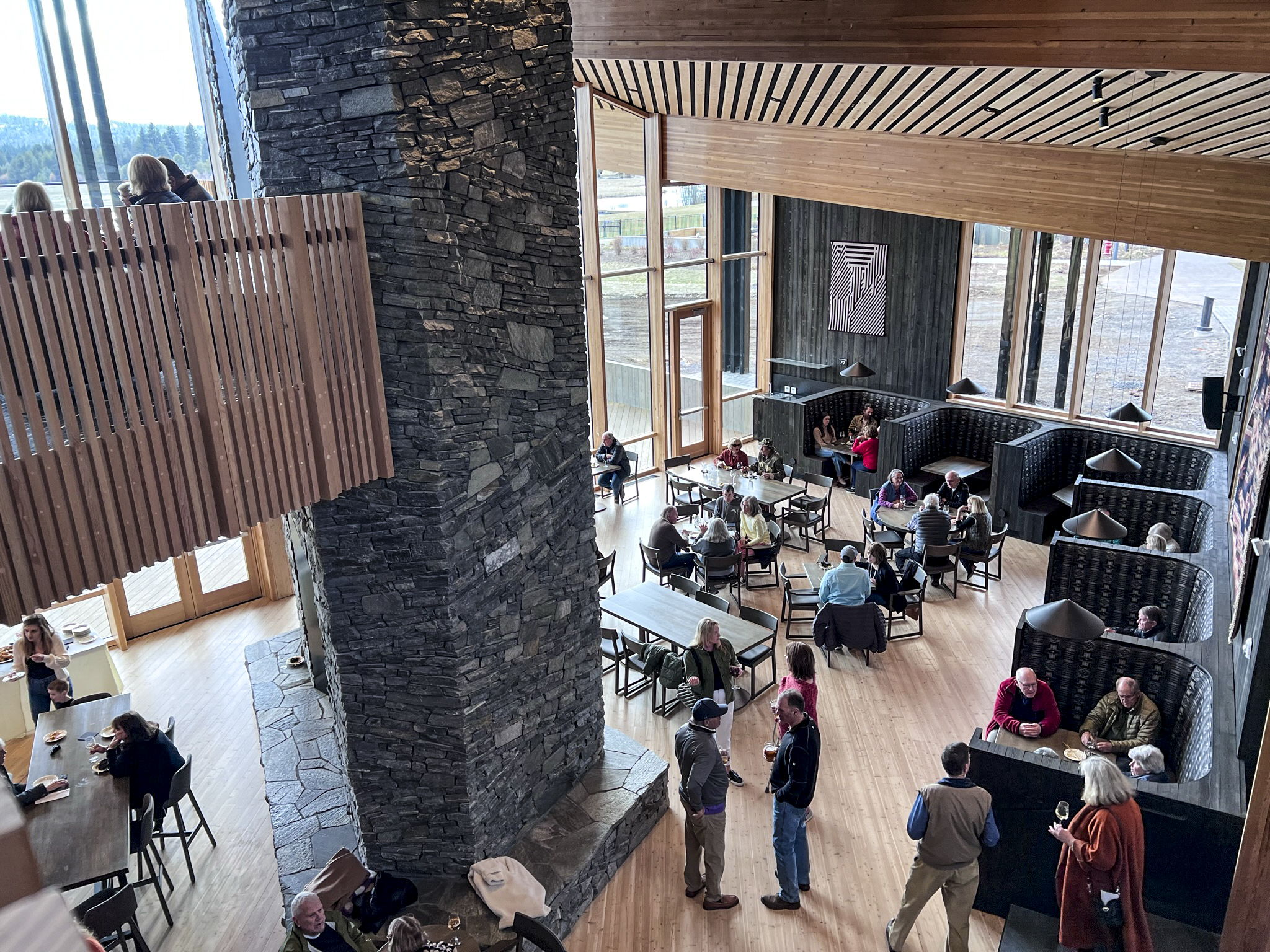 the-new-lodge-restaurant-at-black-butte-ranch