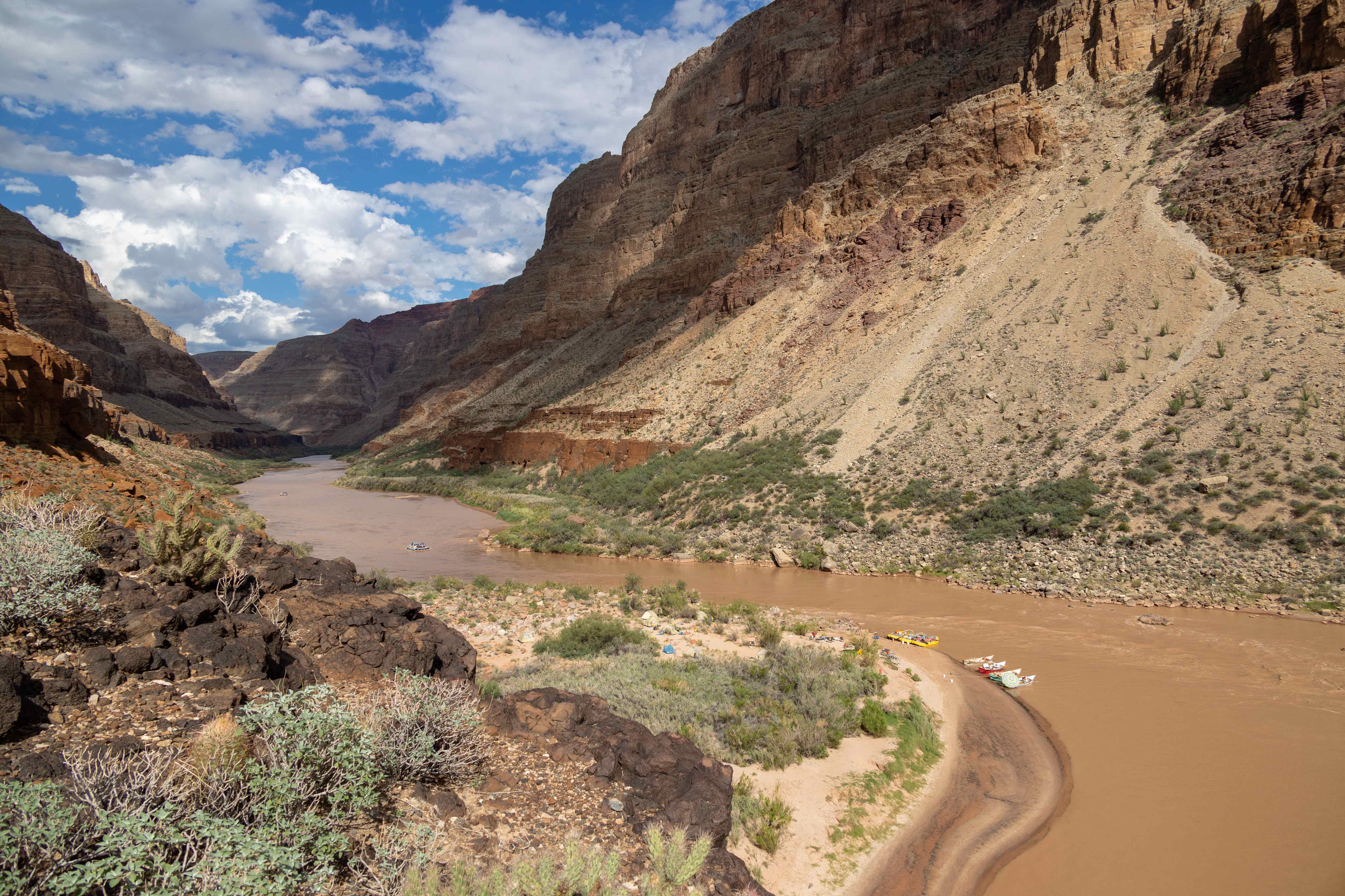 riverside-camps-along-the-colorado-river-offer-awe-inspiring-views