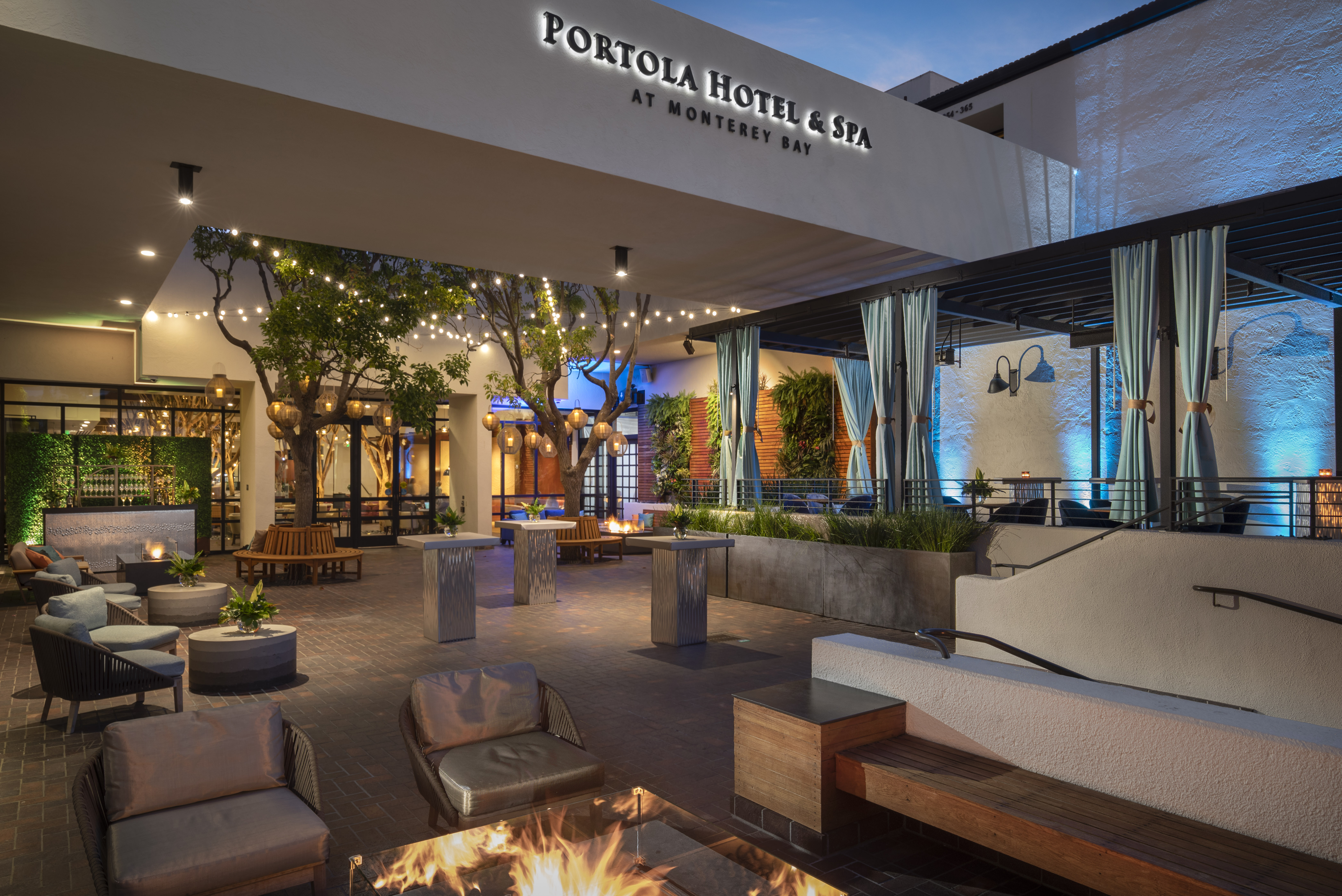 jacks-terrace-lobby-view
