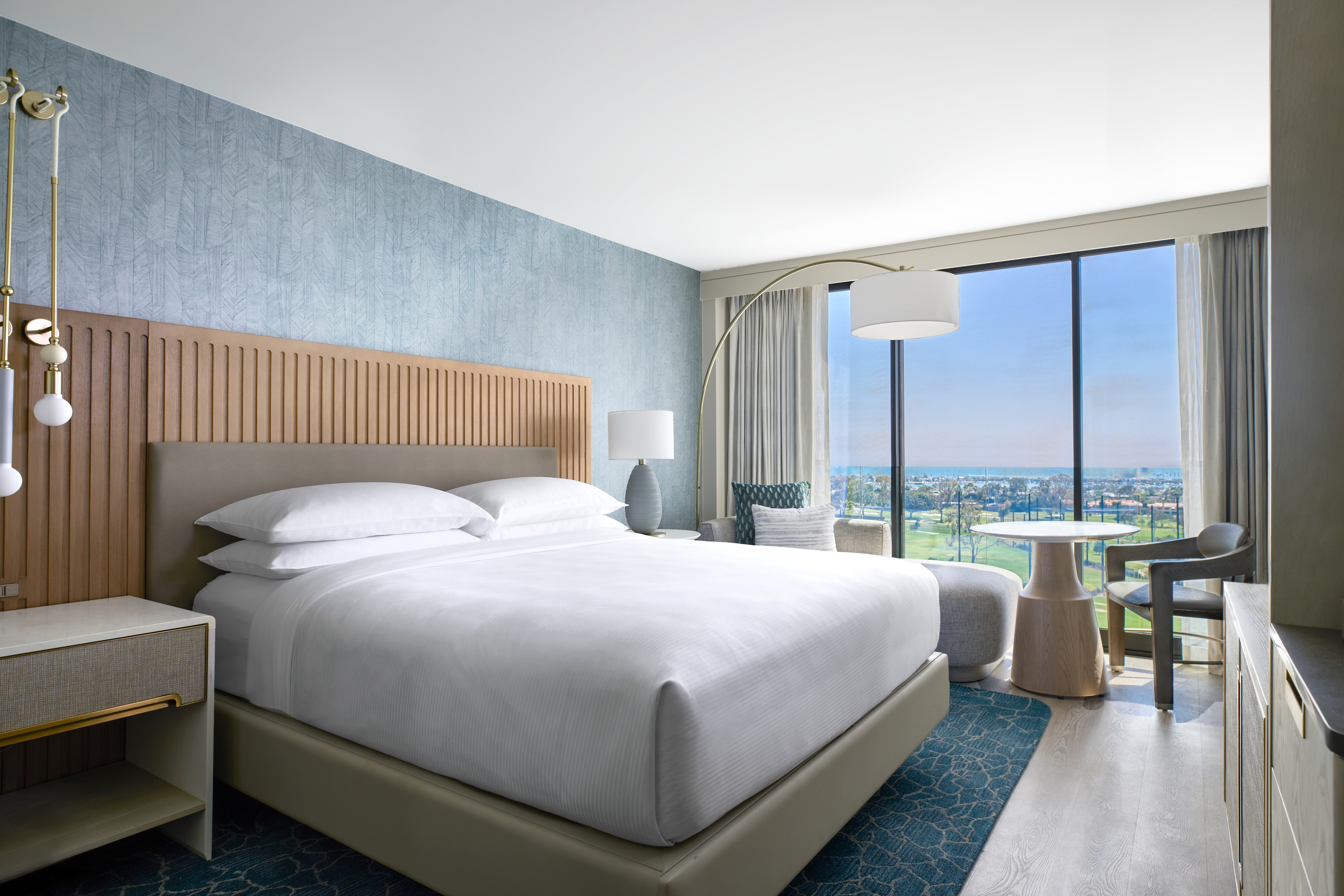 king-deluxe_vea-newport-beach-1