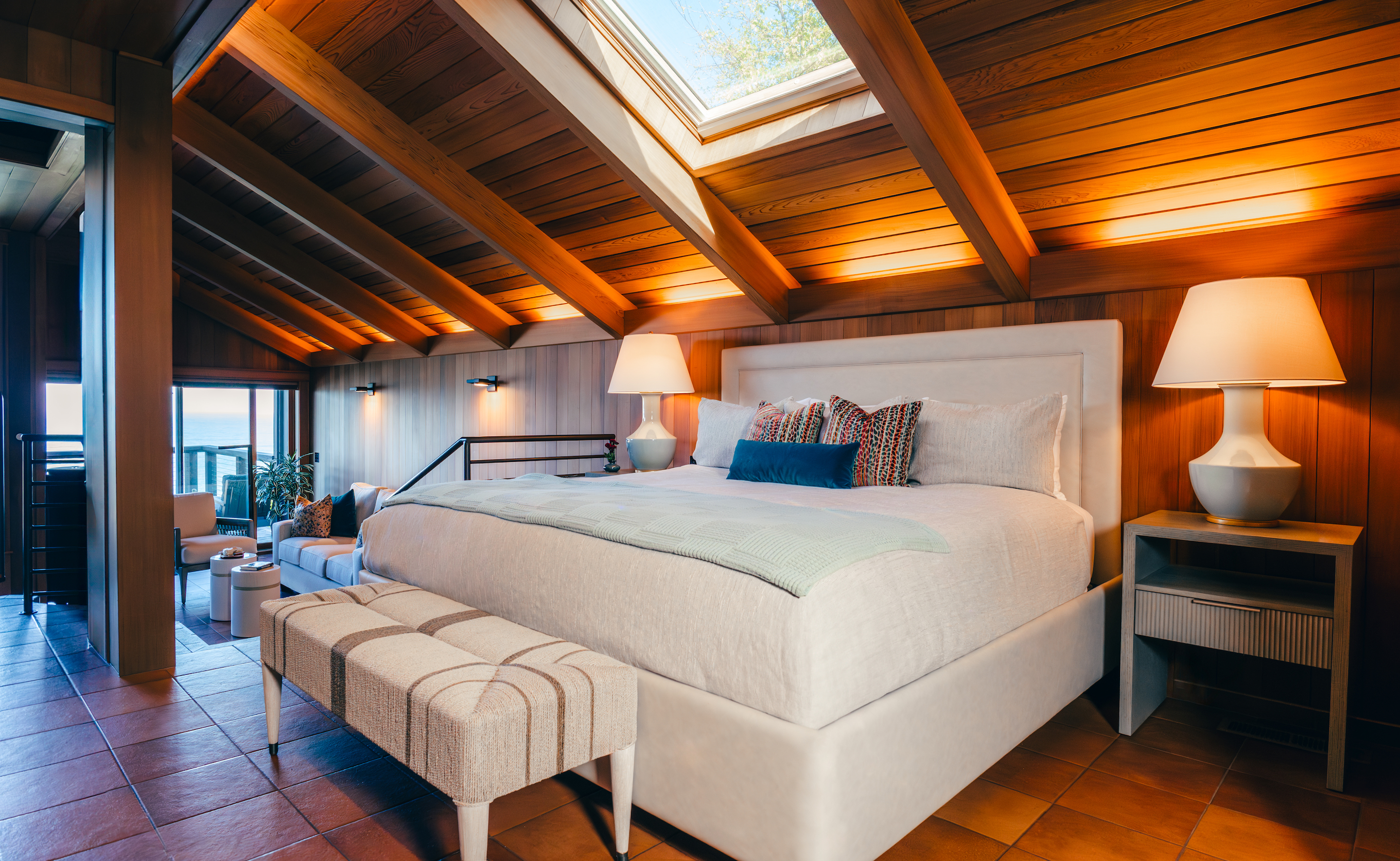 watch-the-crashing-waves-from-the-castle-building