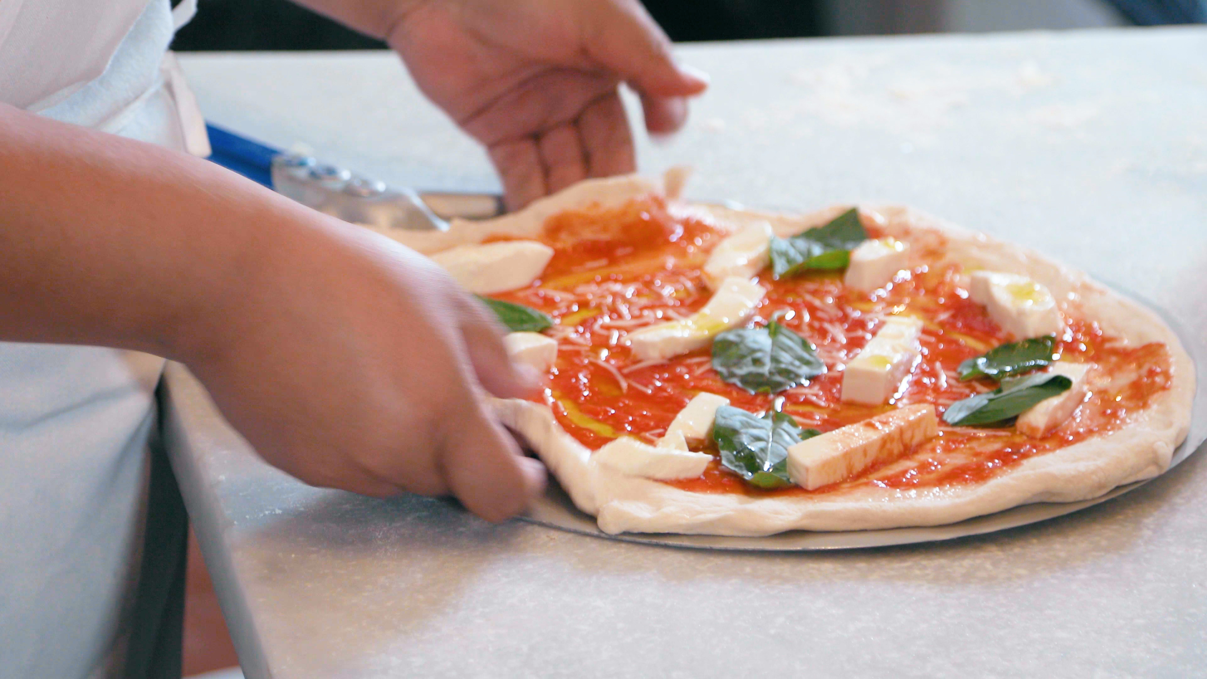ltct-final-mozzeria-pizza-v2-00_04_40_12-still002