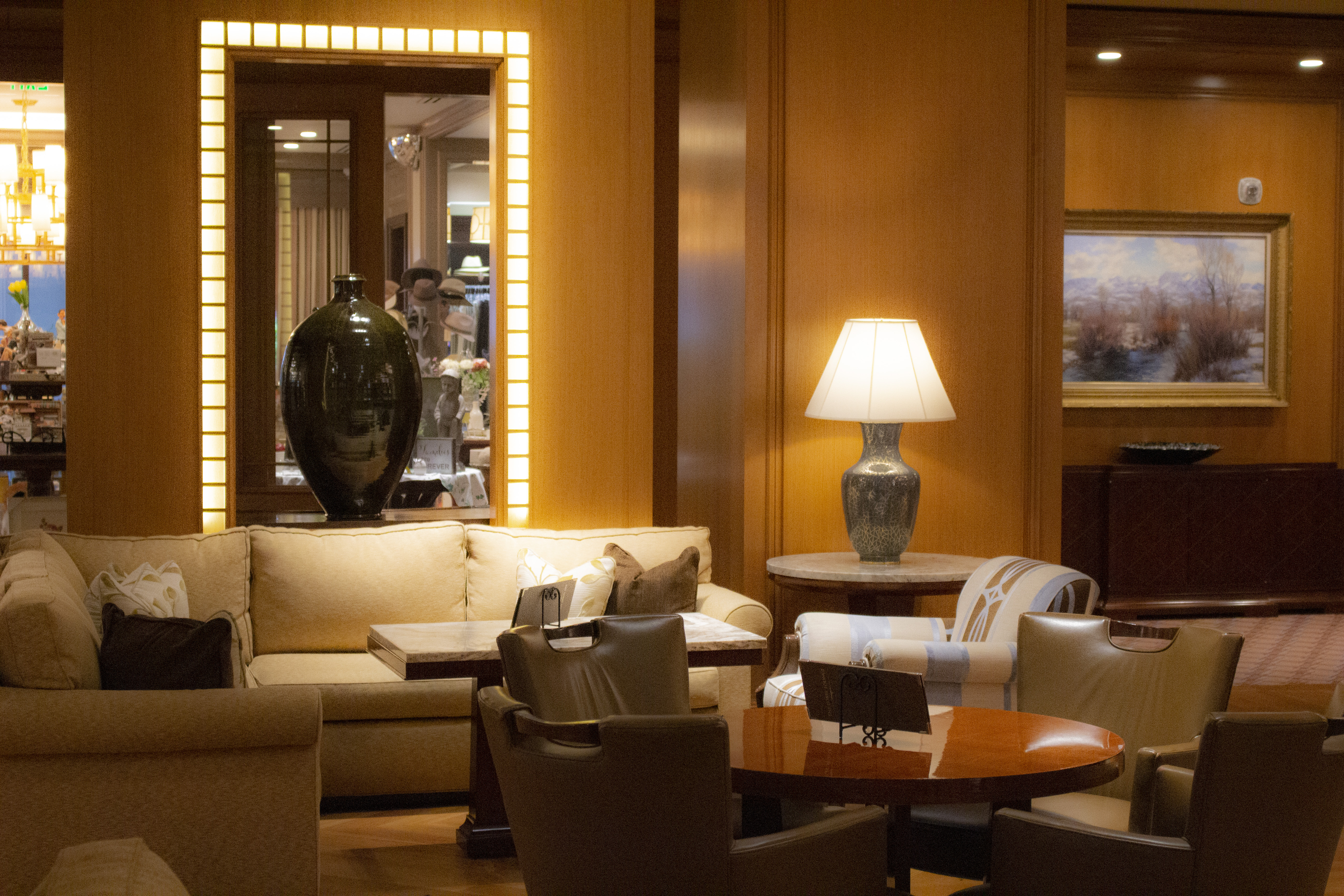 little-america-slc_lobby