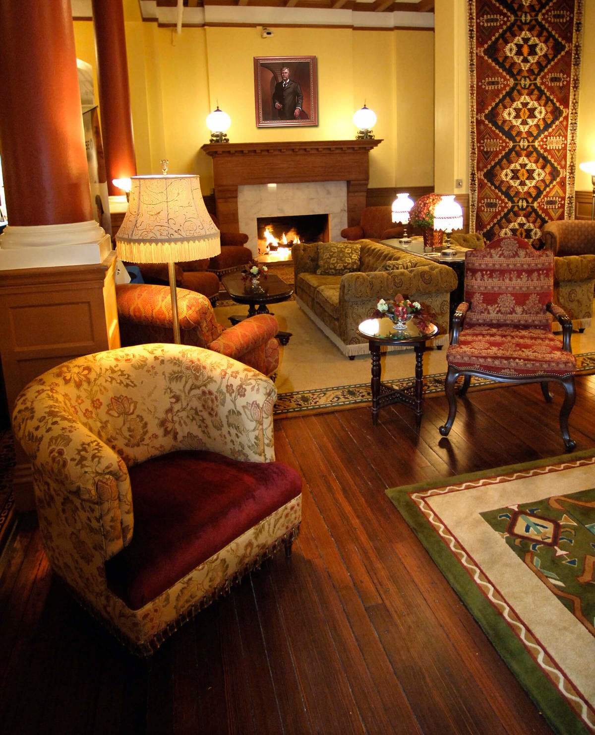 lobby-at-hotel-colorado