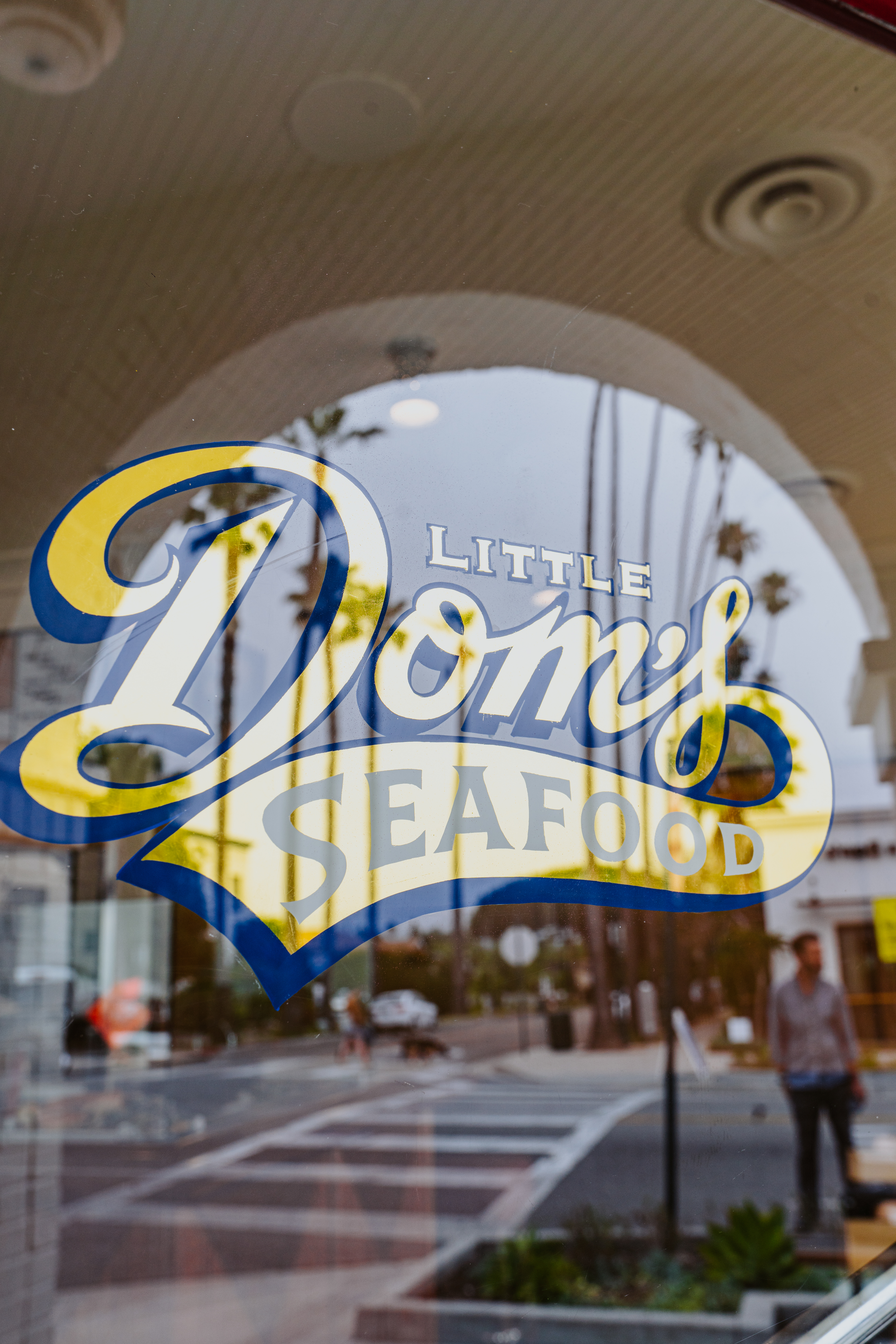 logo-on-window