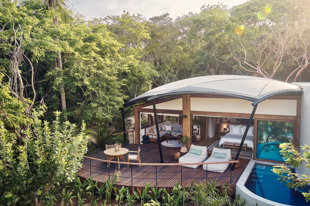 luxury-tent-deck