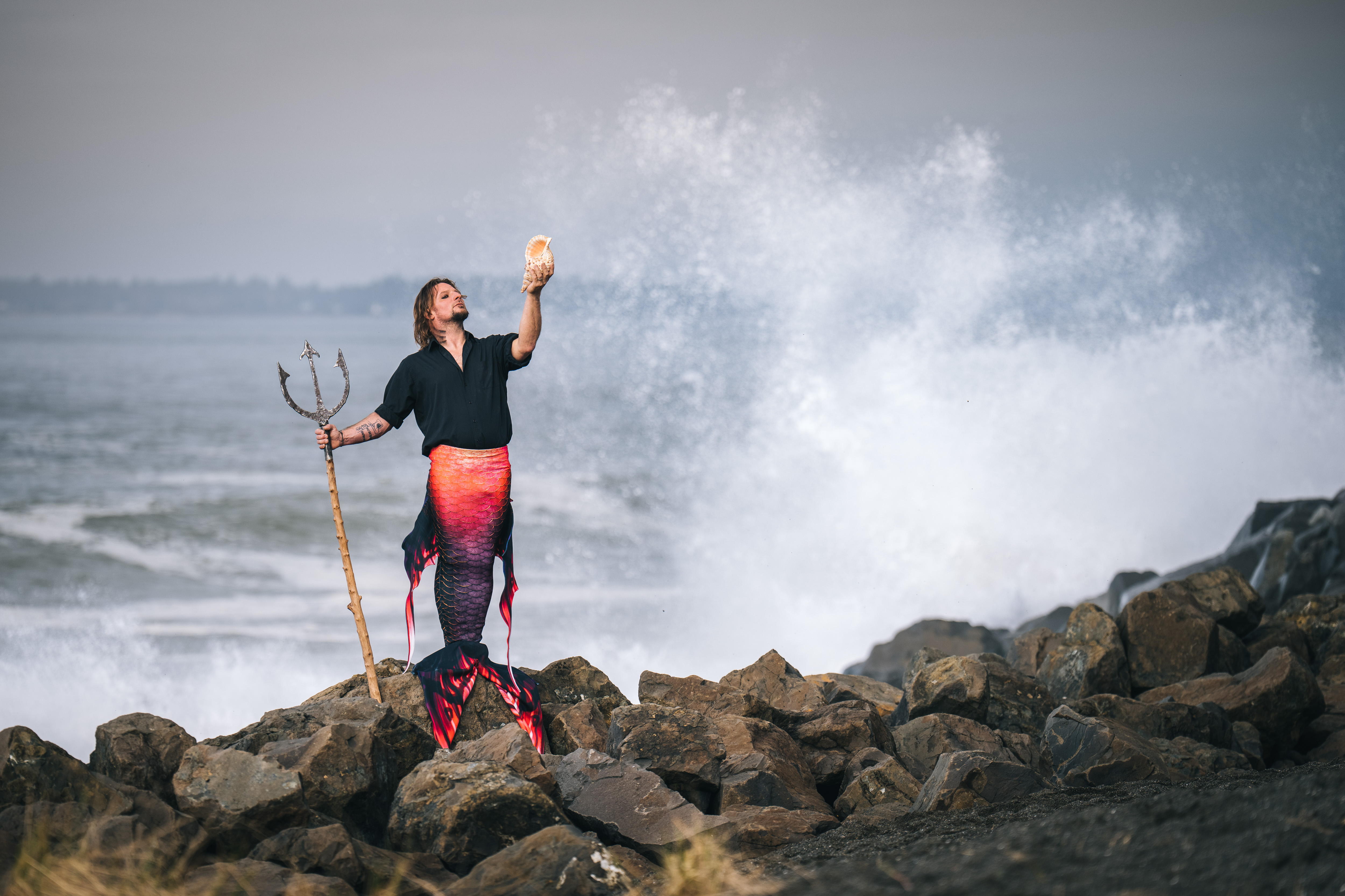 mermen-swim-to-the-international-mermaid-museum-in-unforgettable-grays-harbor-for-the-ocean