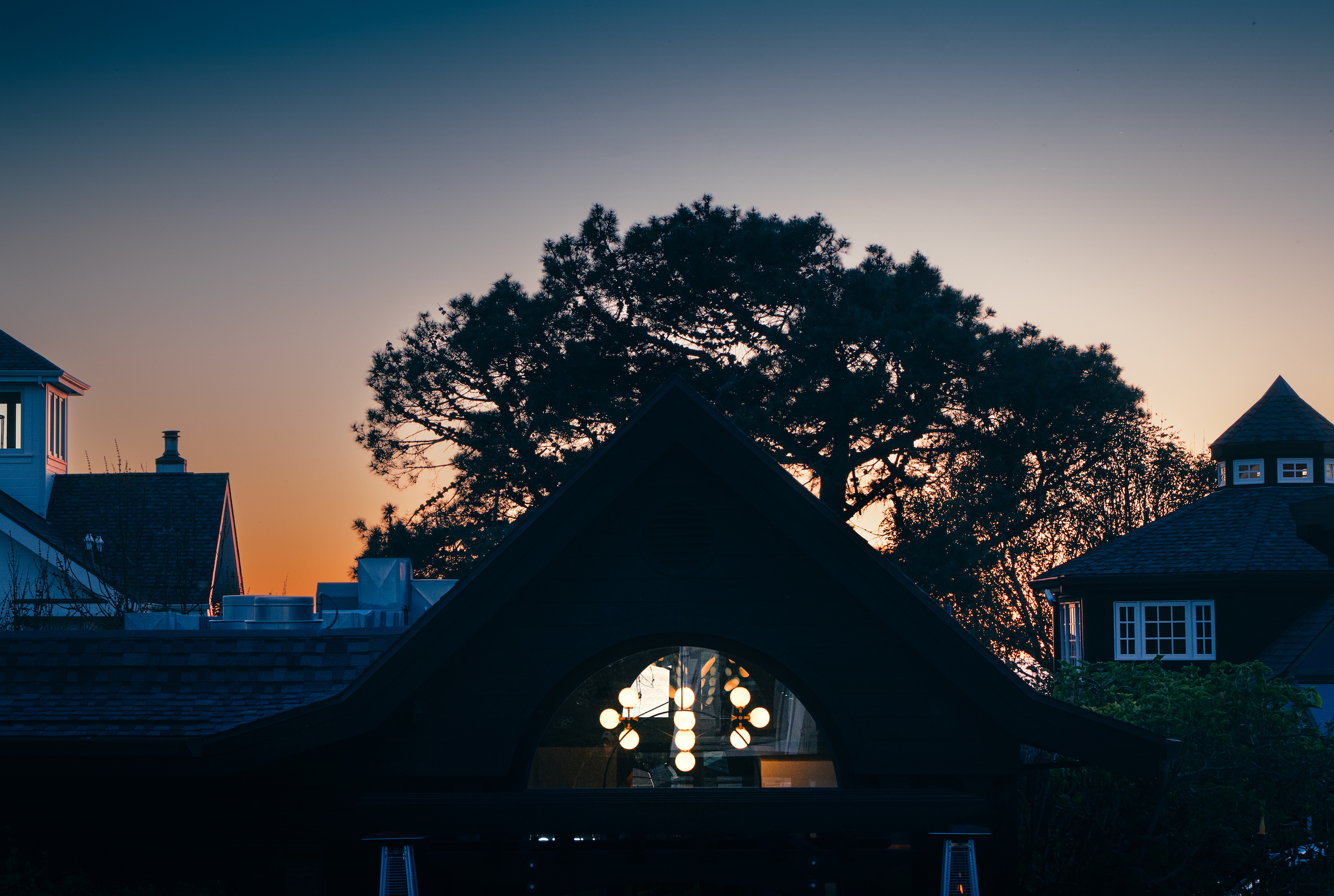 as-the-sun-sets-on-sacred-rock-inn
