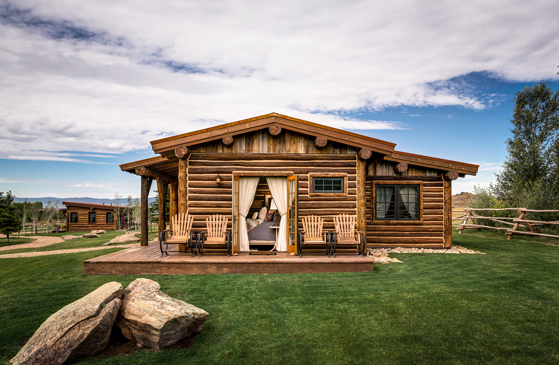 magee-cabin-exterior