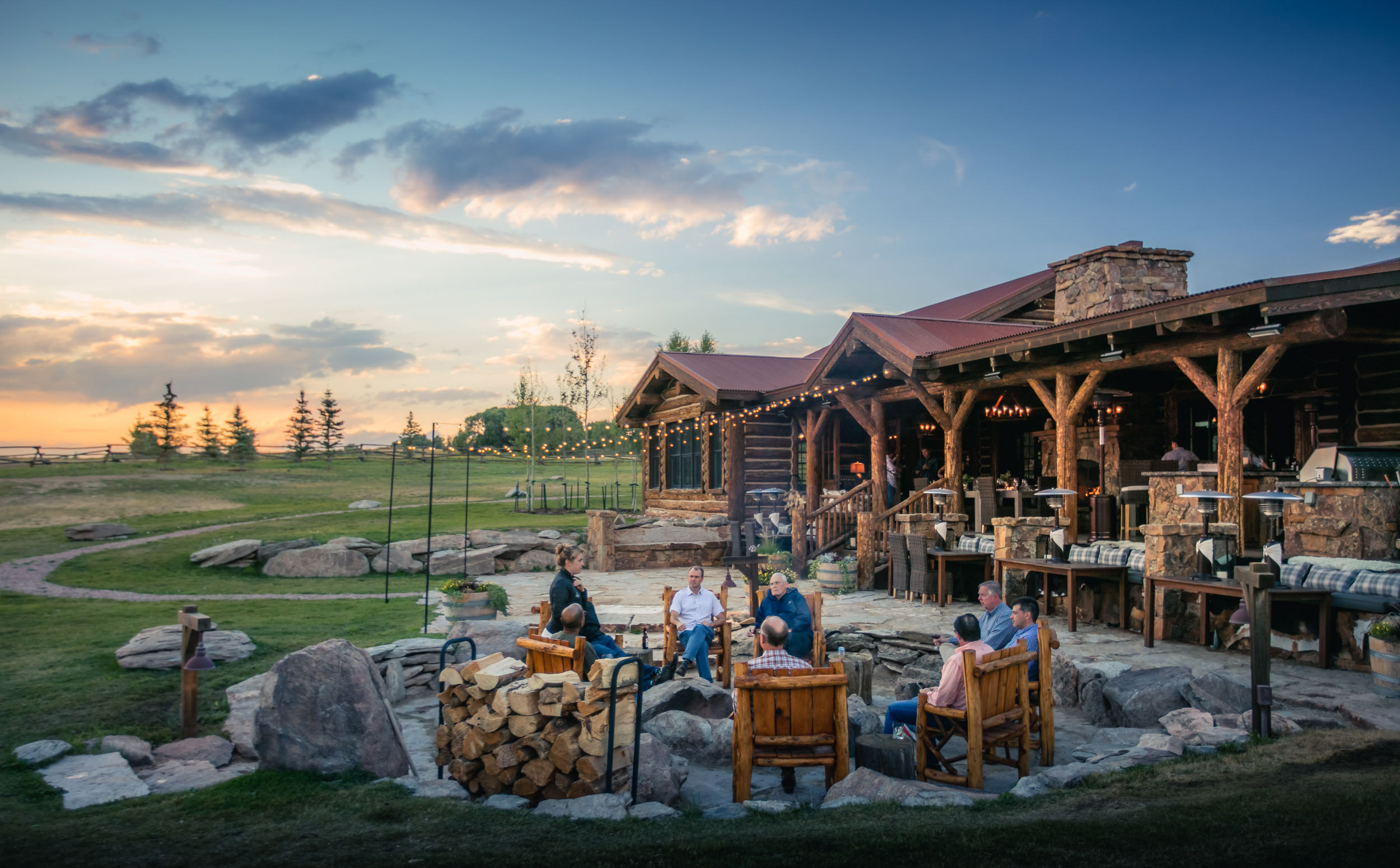 magee_dining_lodge_firepit_group
