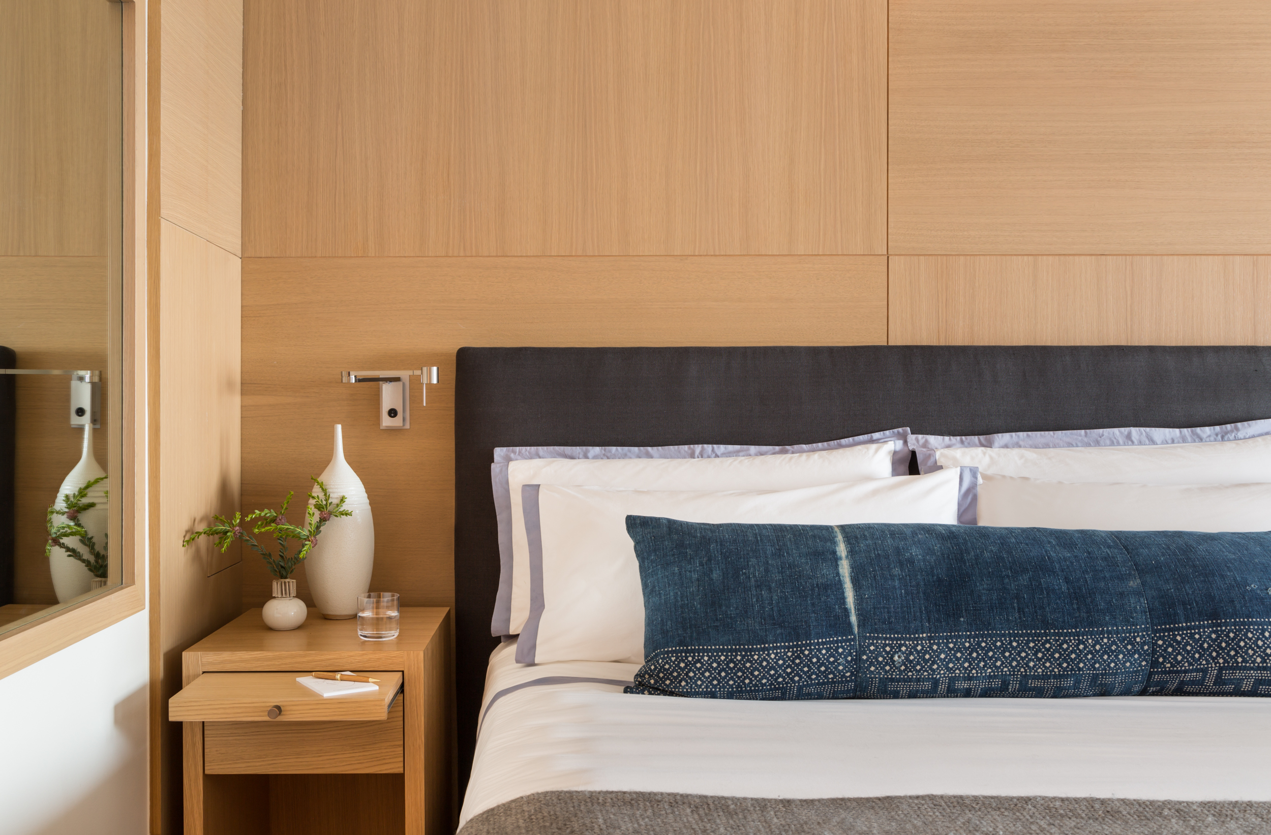 malibu-beach-inn-room-101-detail