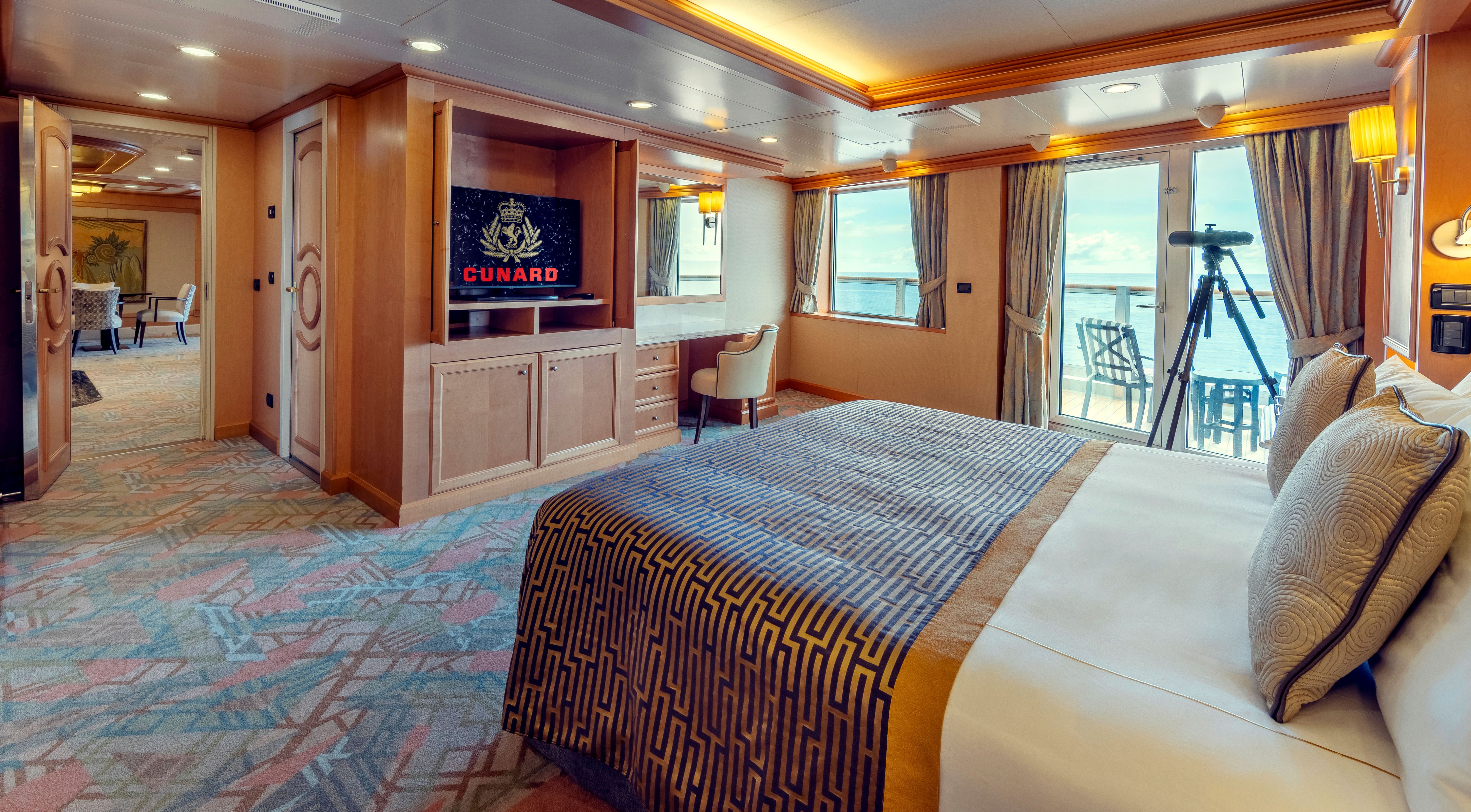 a-suite-onboard-queen-elizabeth