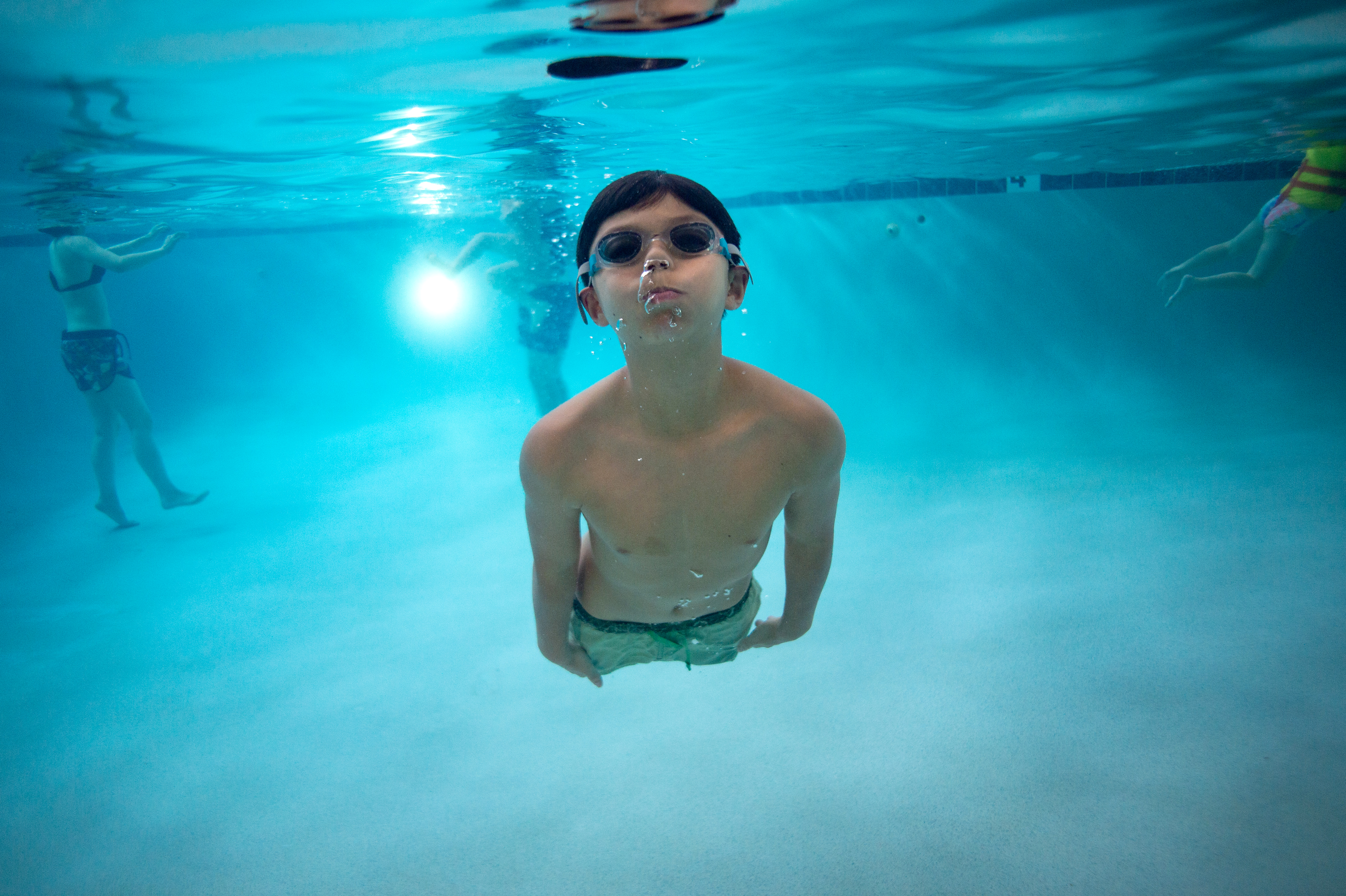 np_pool_underwater01_flp7354