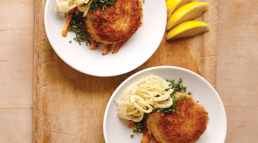 Dungeness Crab Cakes with Spicy Paprika Mayo