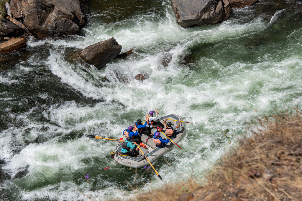 rafters-paddle-through-a-class-4-rapid