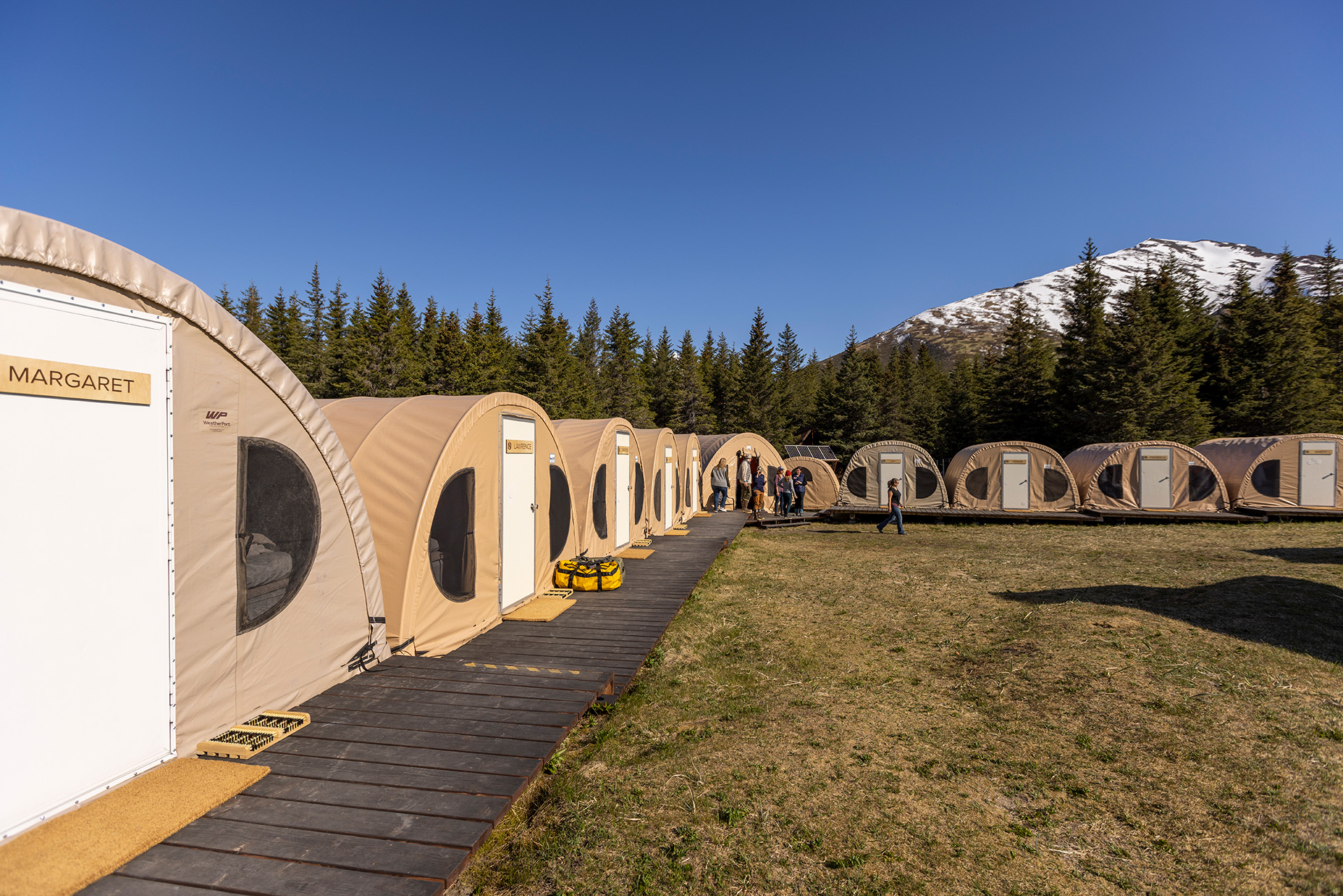 heavy-duty-weatherproof-tent-cabins