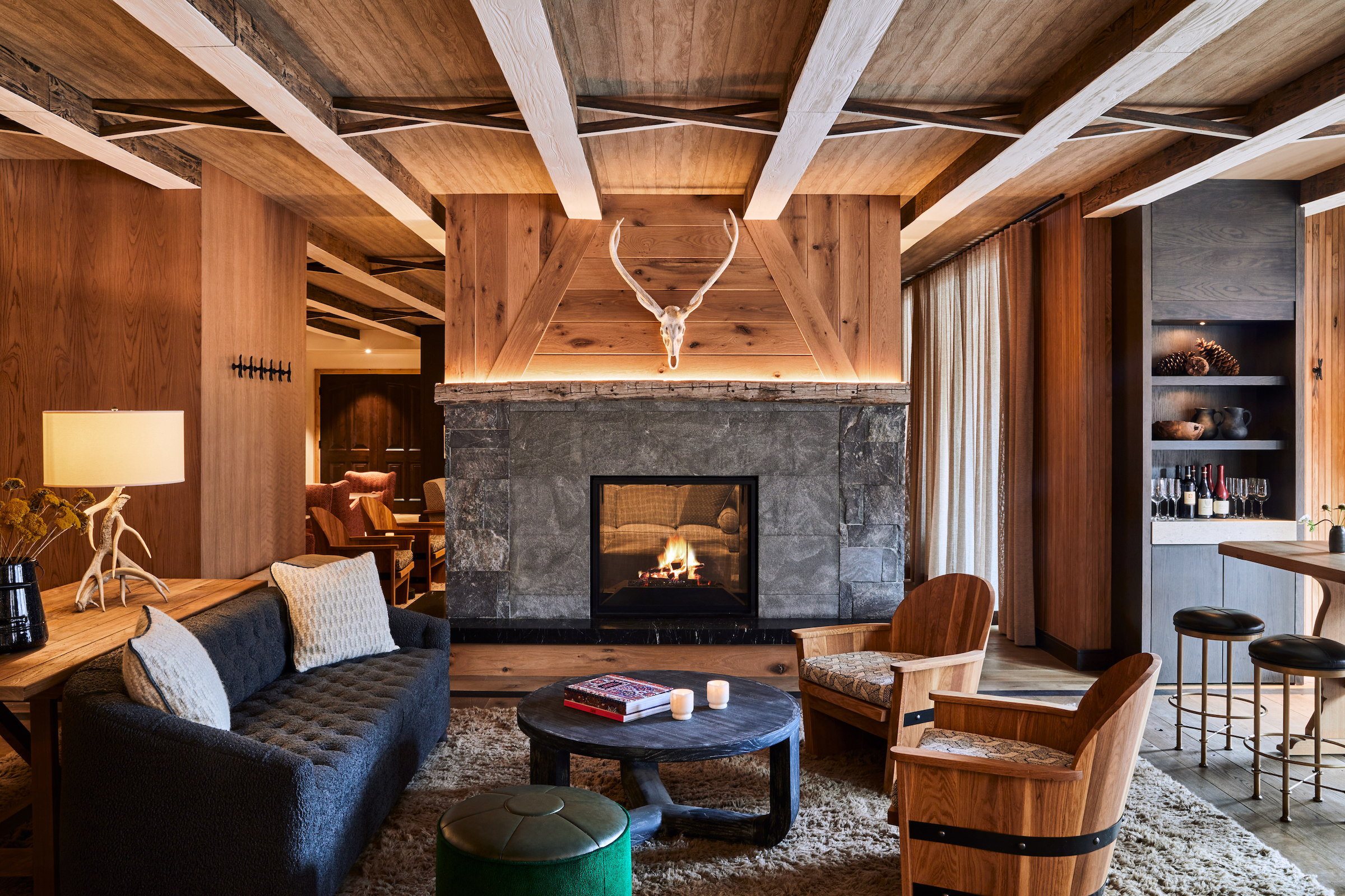 timber-room-restaurant-interior